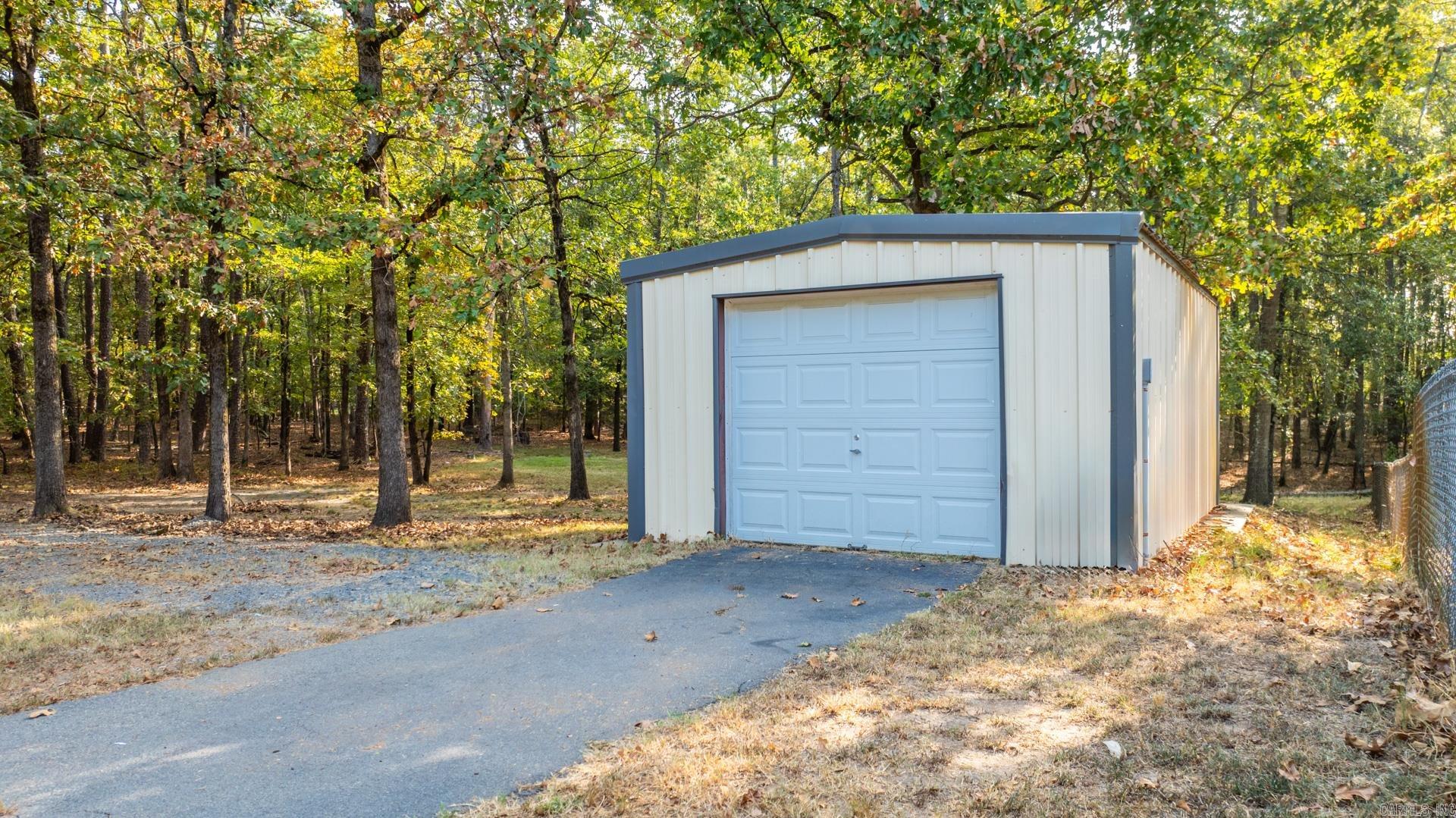 LAWSON OAKS - Residential