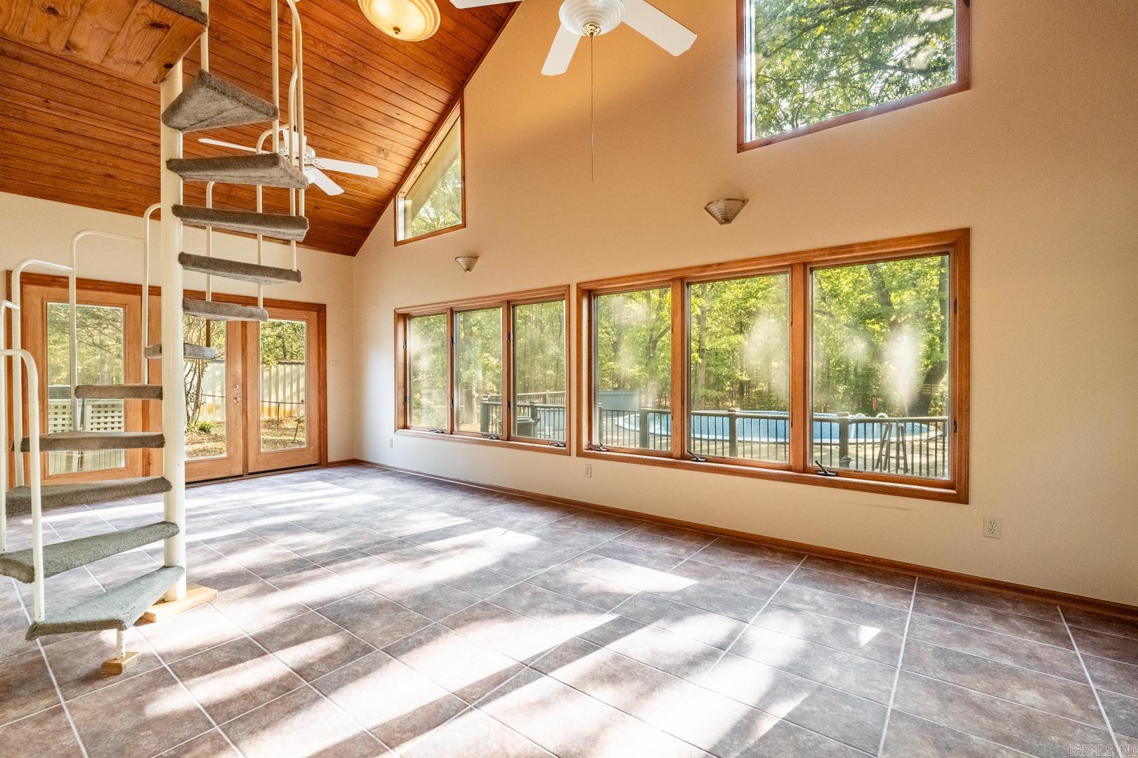 LAWSON OAKS - Residential