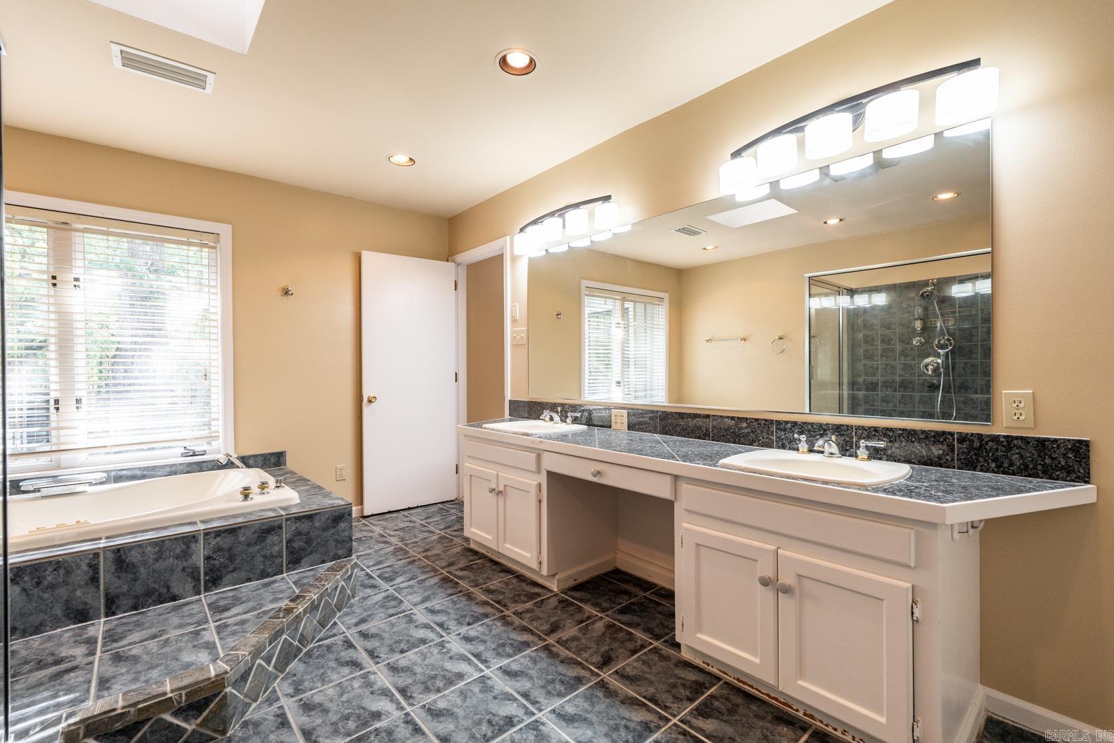 LAWSON OAKS - Residential