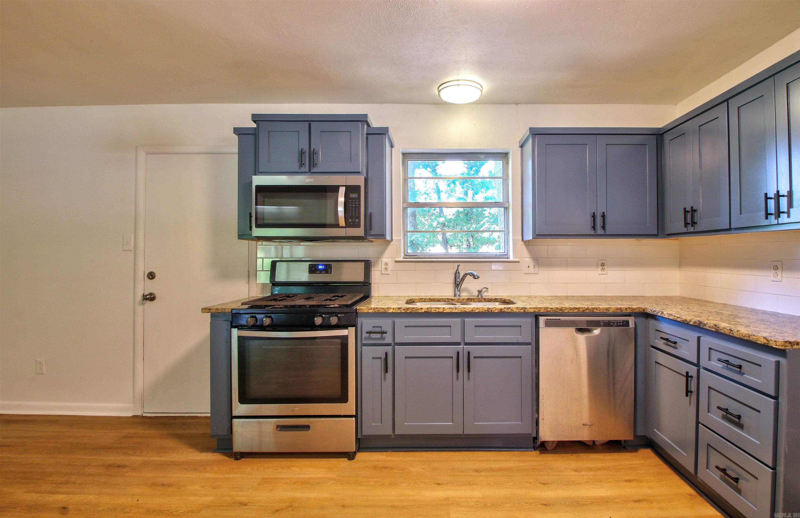 ARBOR OAKS - Residential