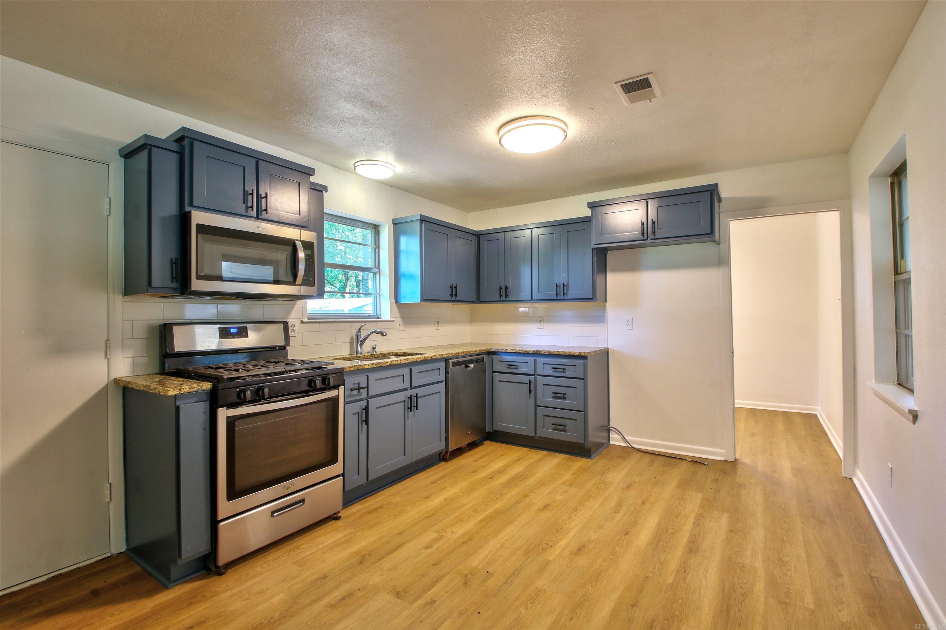 ARBOR OAKS - Residential