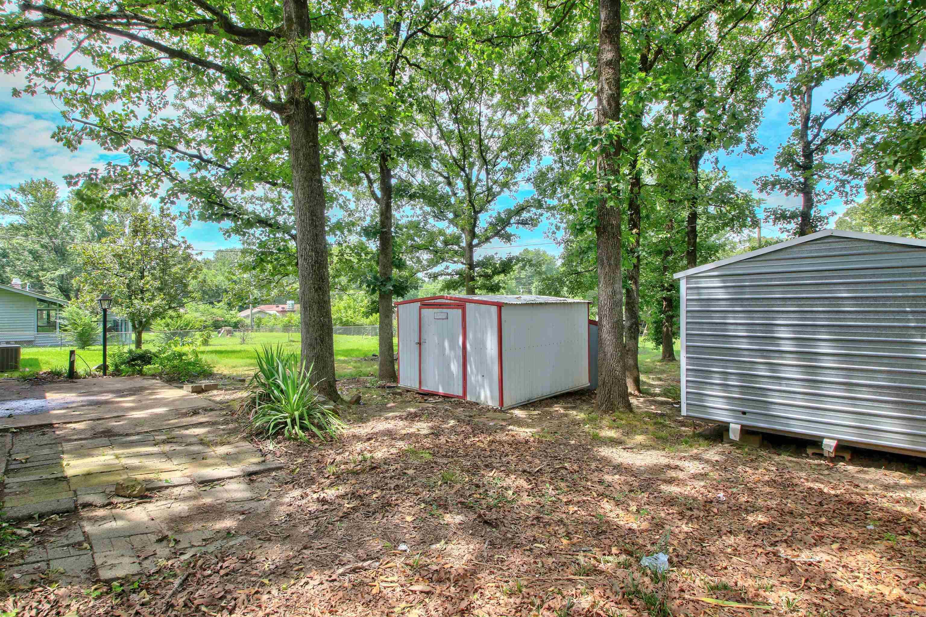 ARBOR OAKS - Residential