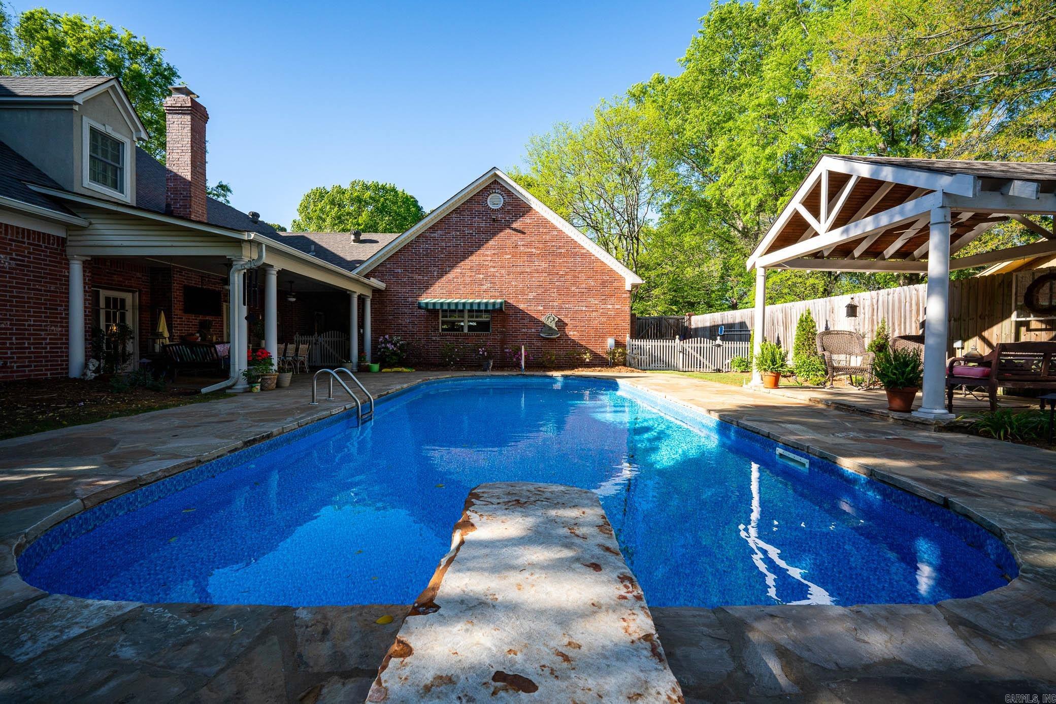 ADAMSBROOKE - Residential