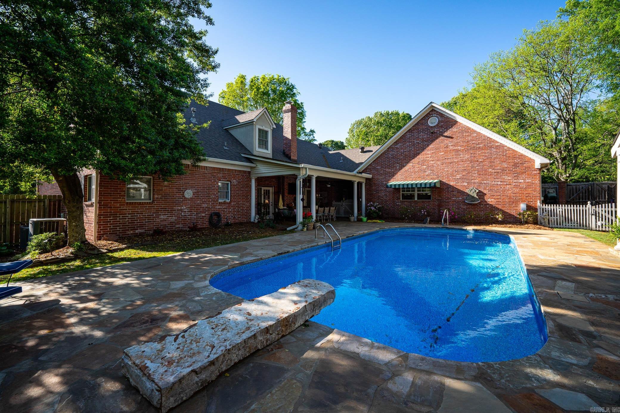 ADAMSBROOKE - Residential