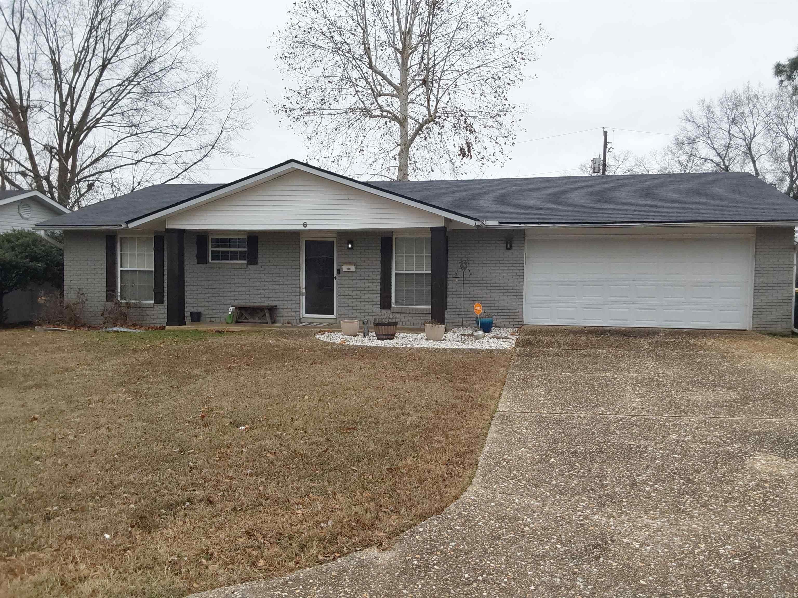 NORTH HILLS MANOR - Residential