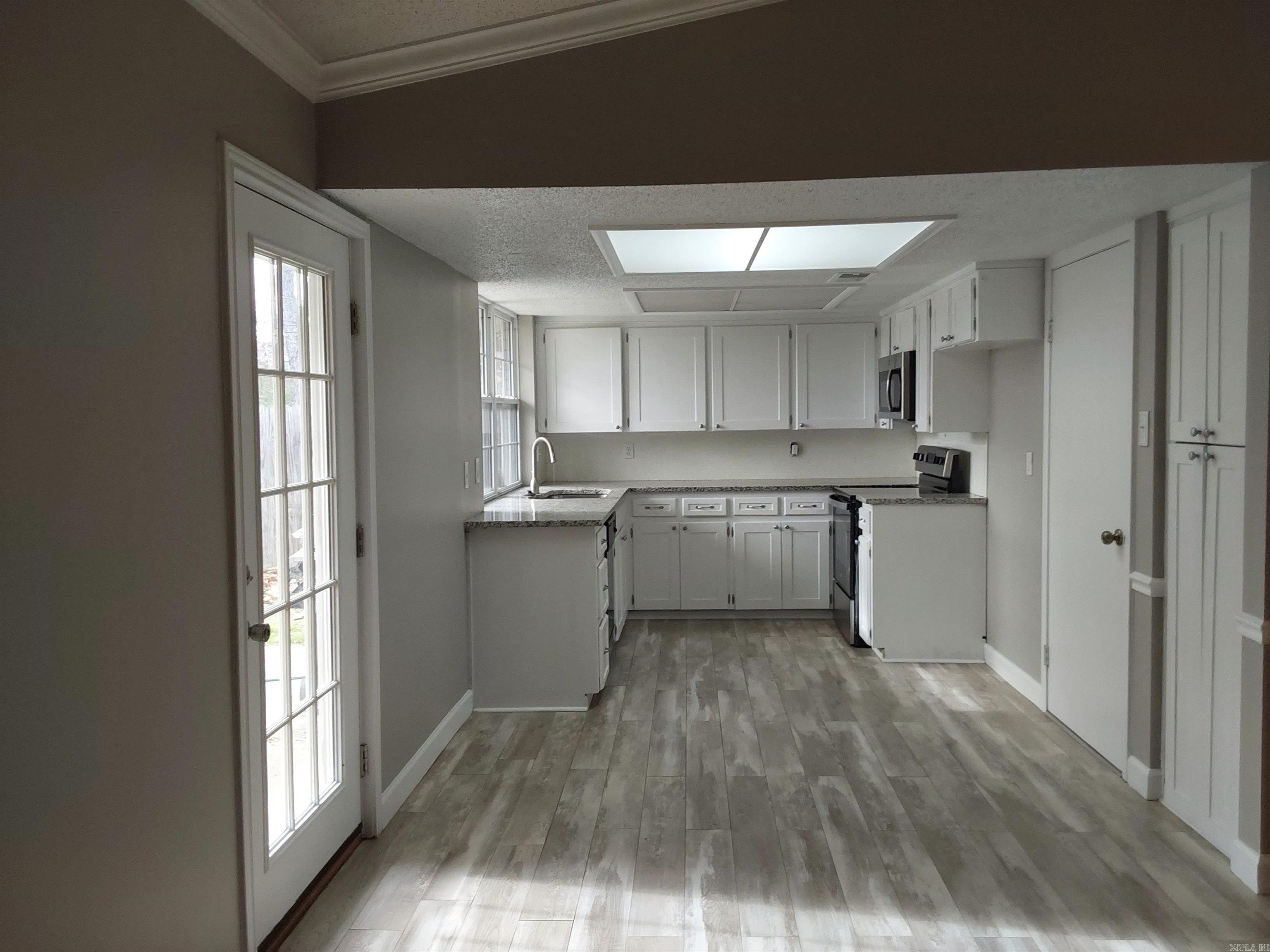 NORTH HILLS MANOR - Residential