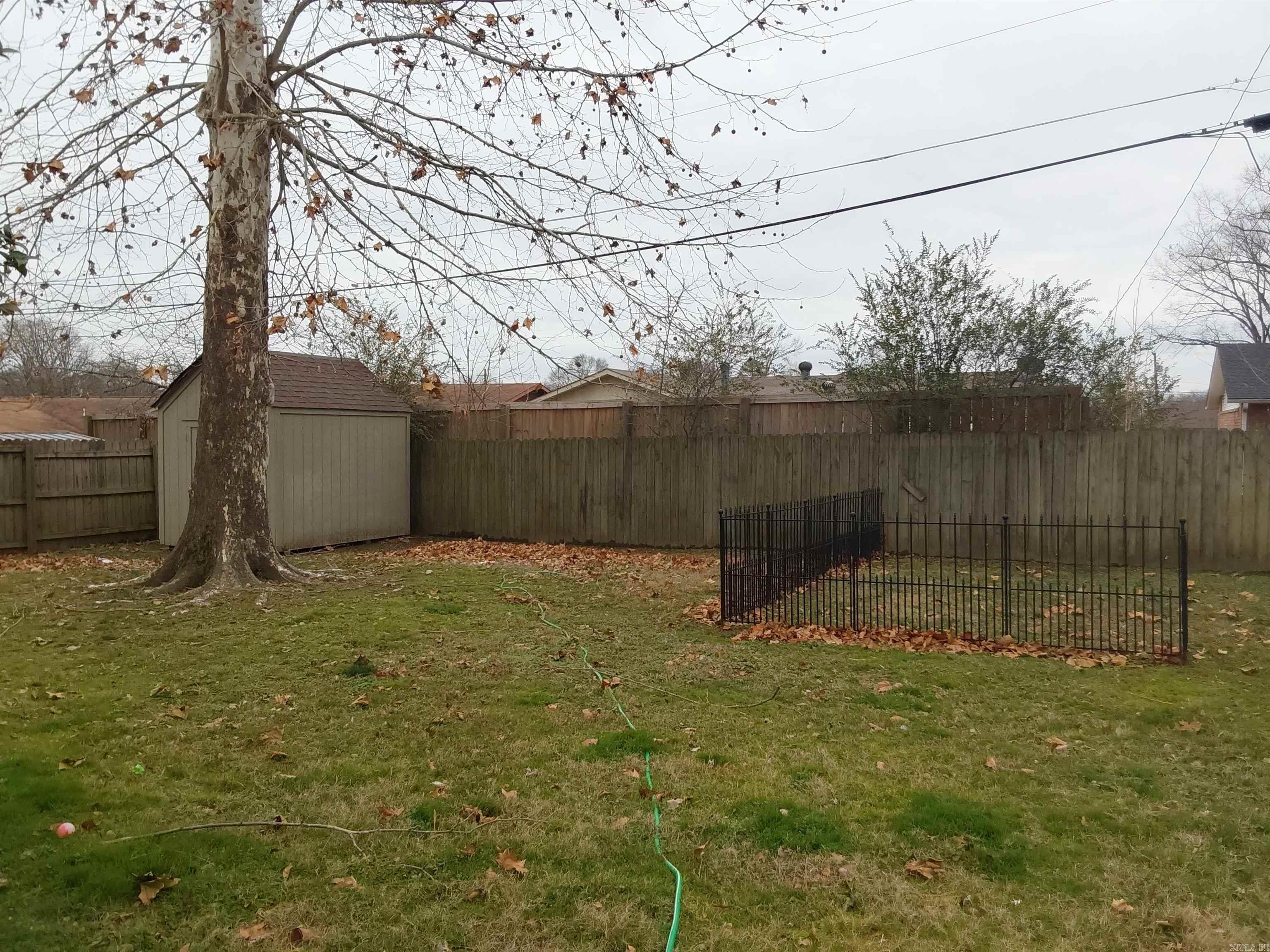 NORTH HILLS MANOR - Residential