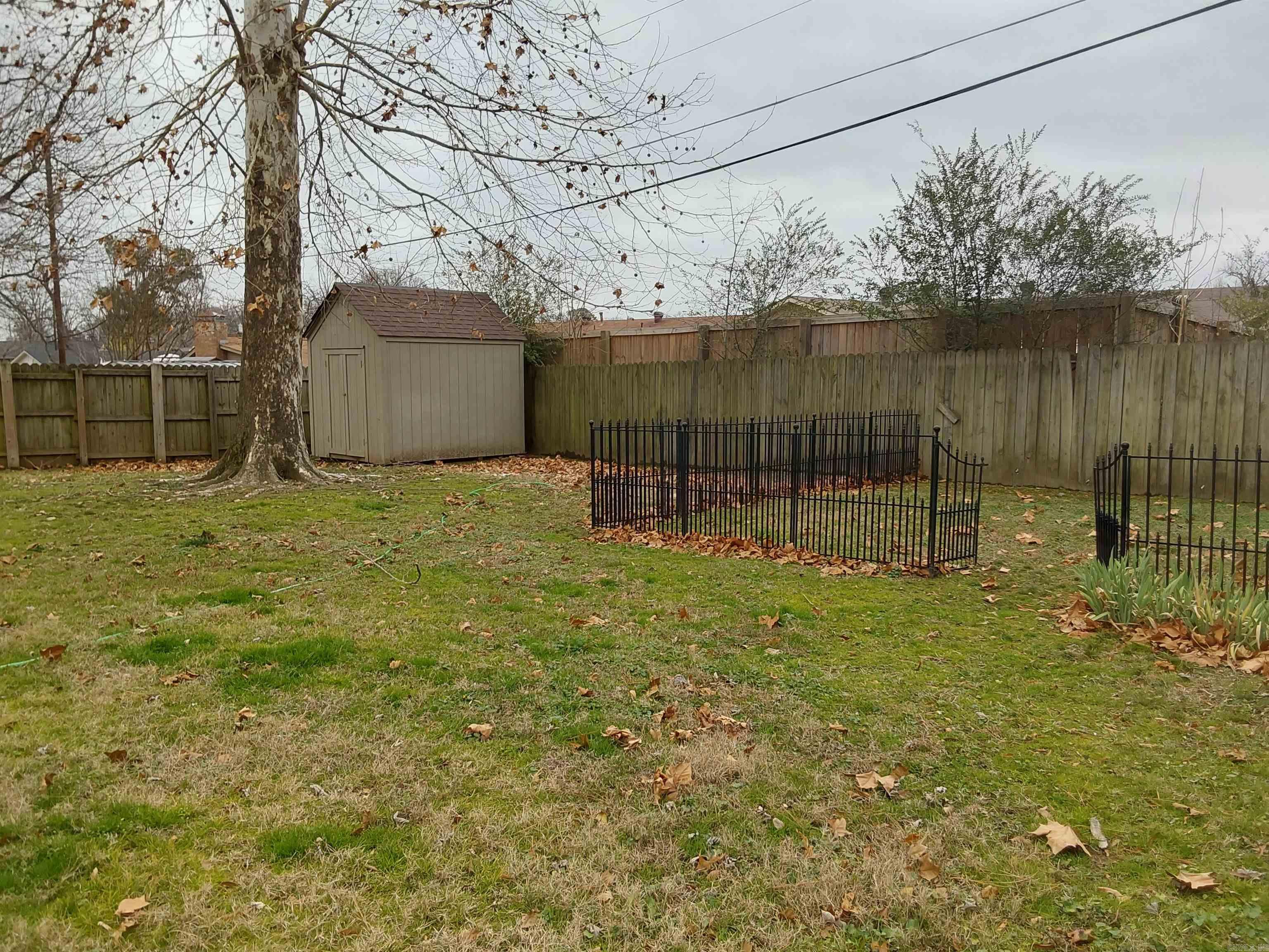 NORTH HILLS MANOR - Residential