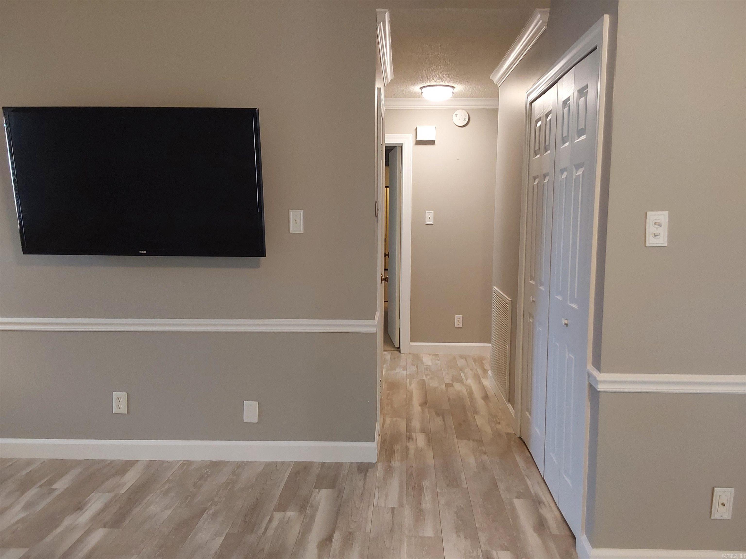 NORTH HILLS MANOR - Residential