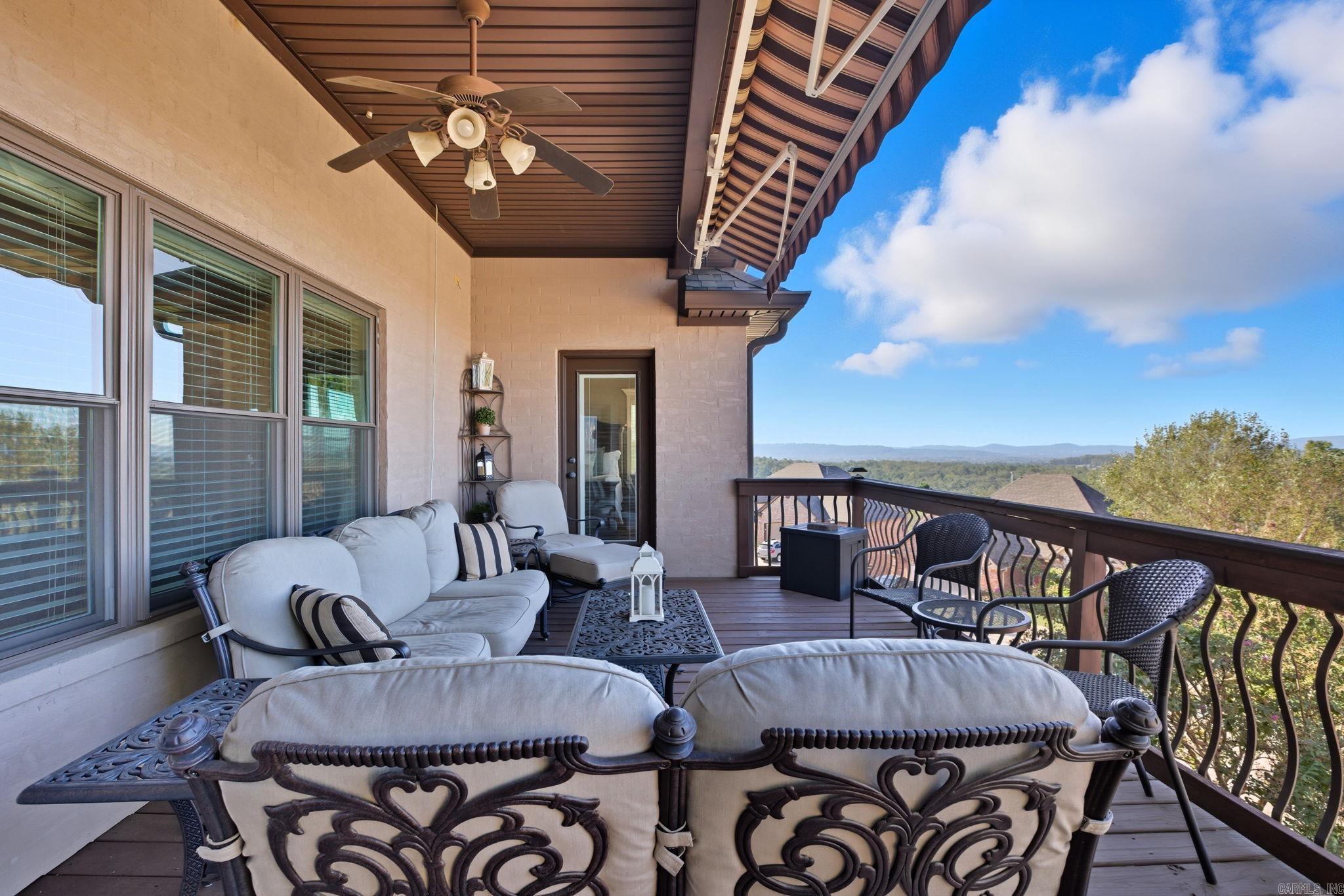 MAJESTIC POINTE - Residential