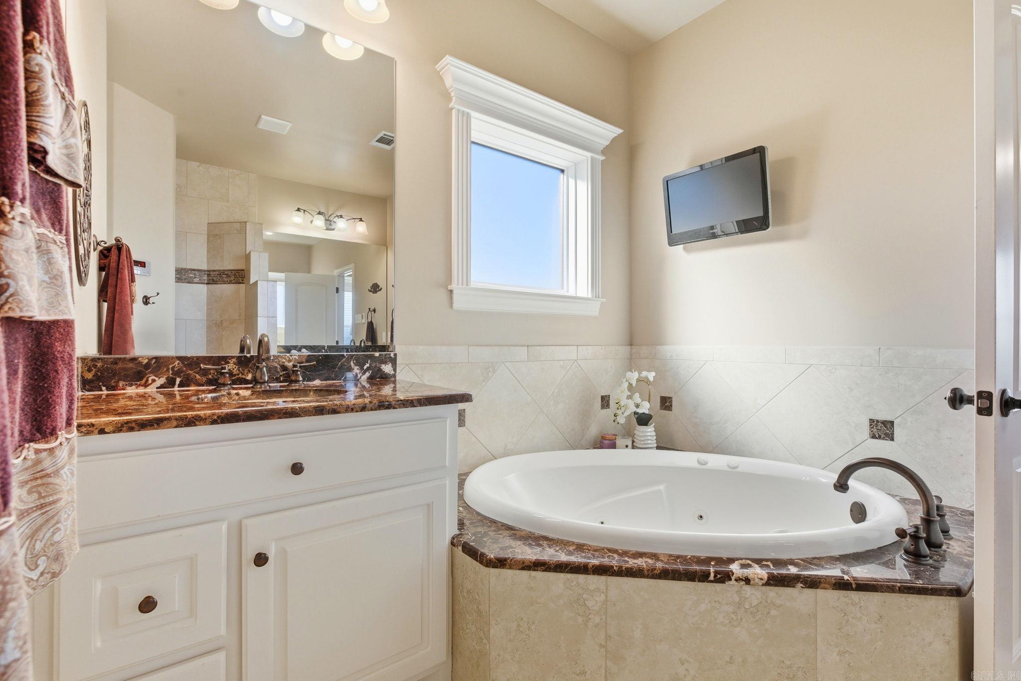 MAJESTIC POINTE - Residential