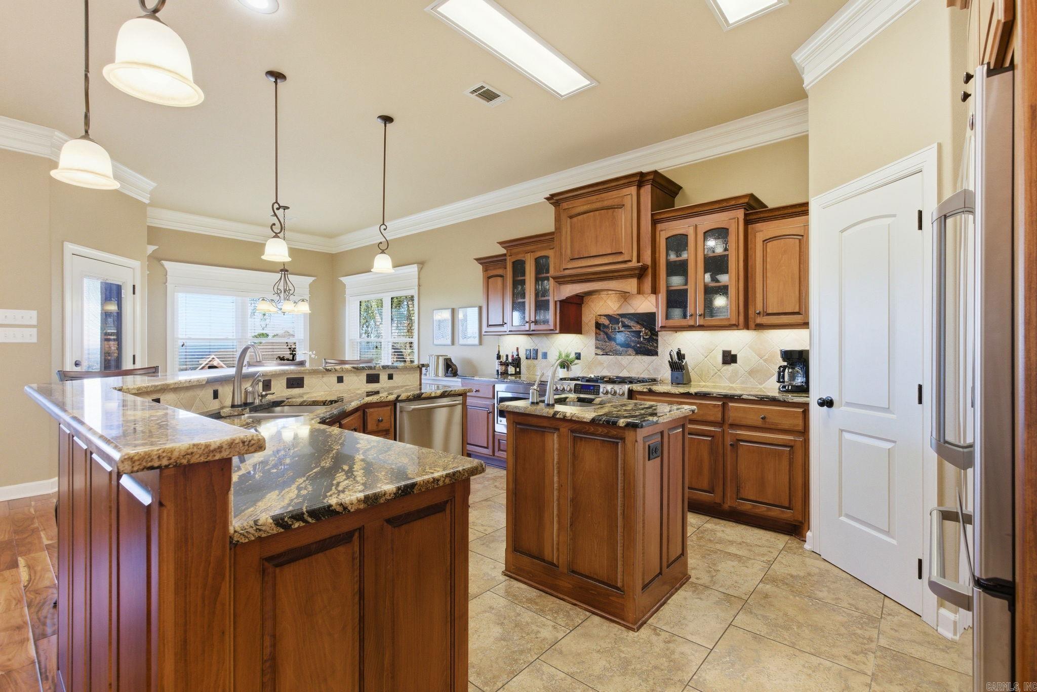 MAJESTIC POINTE - Residential