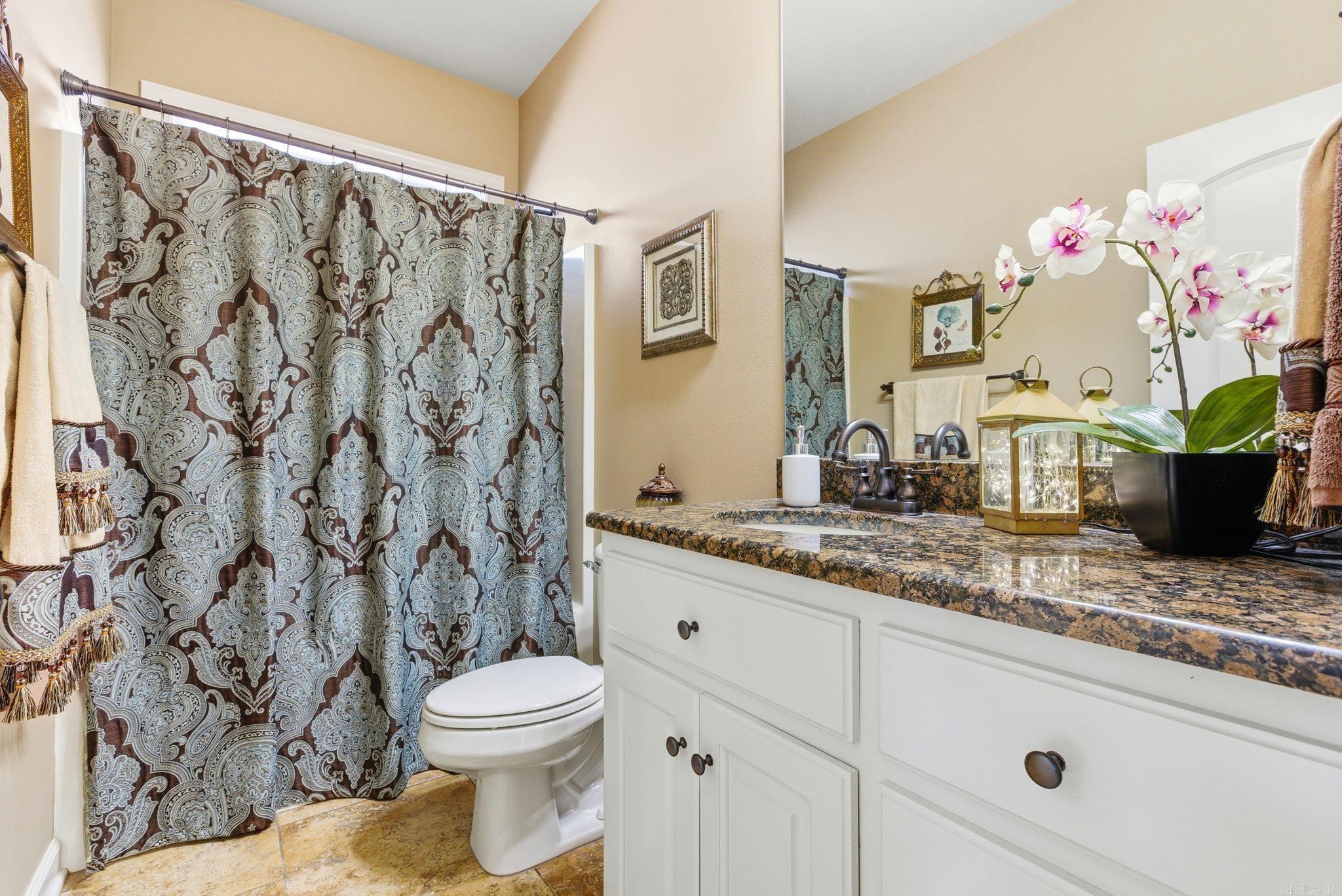 MAJESTIC POINTE - Residential