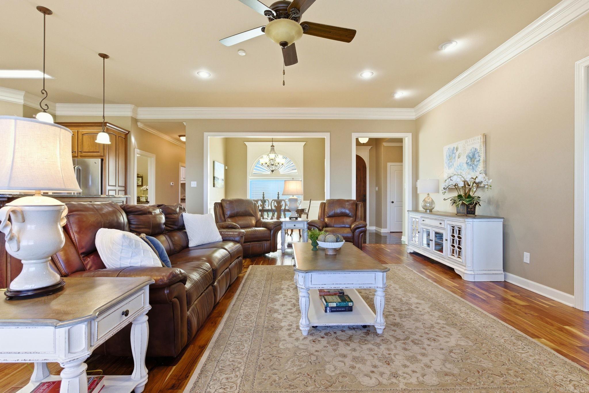 MAJESTIC POINTE - Residential