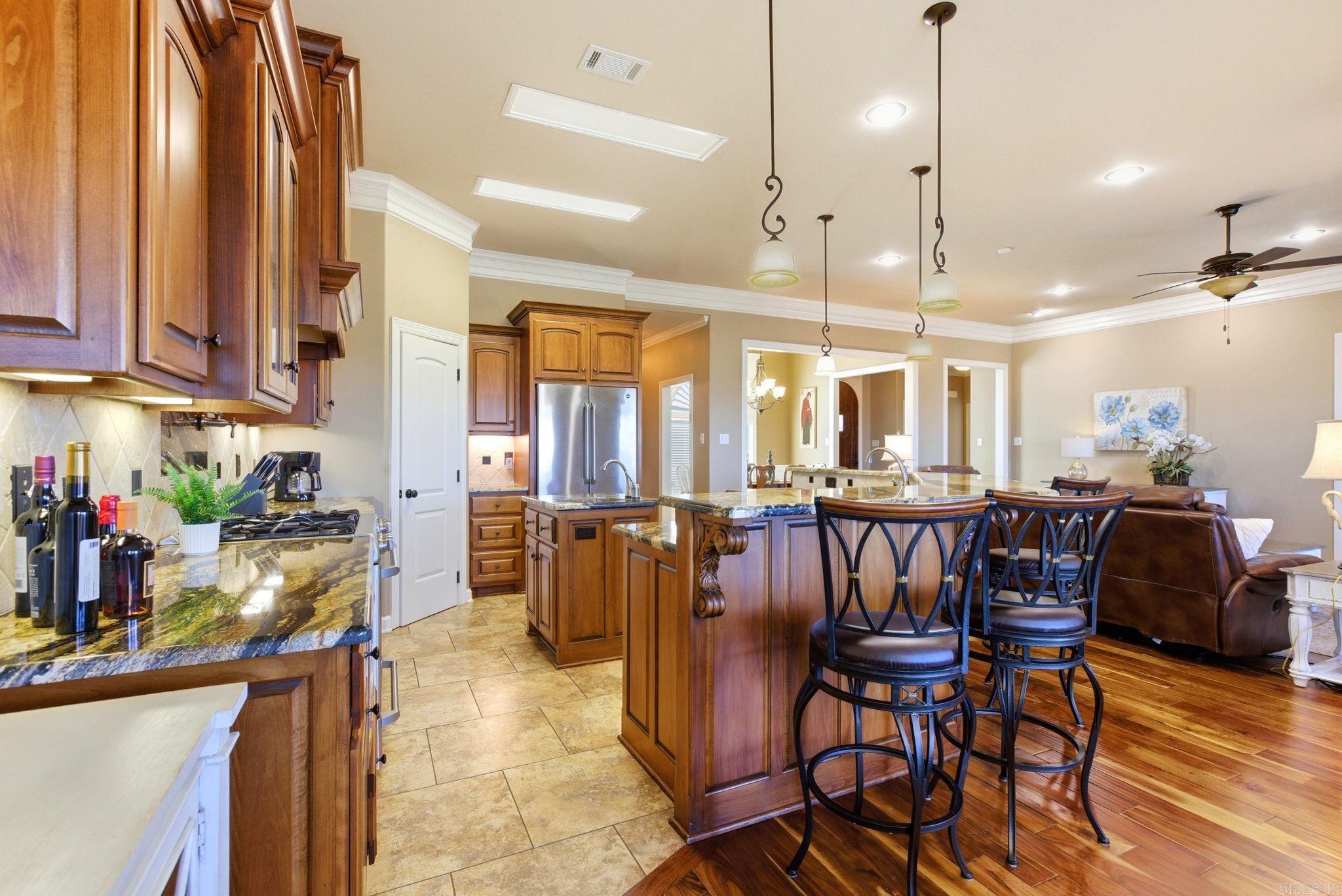 MAJESTIC POINTE - Residential