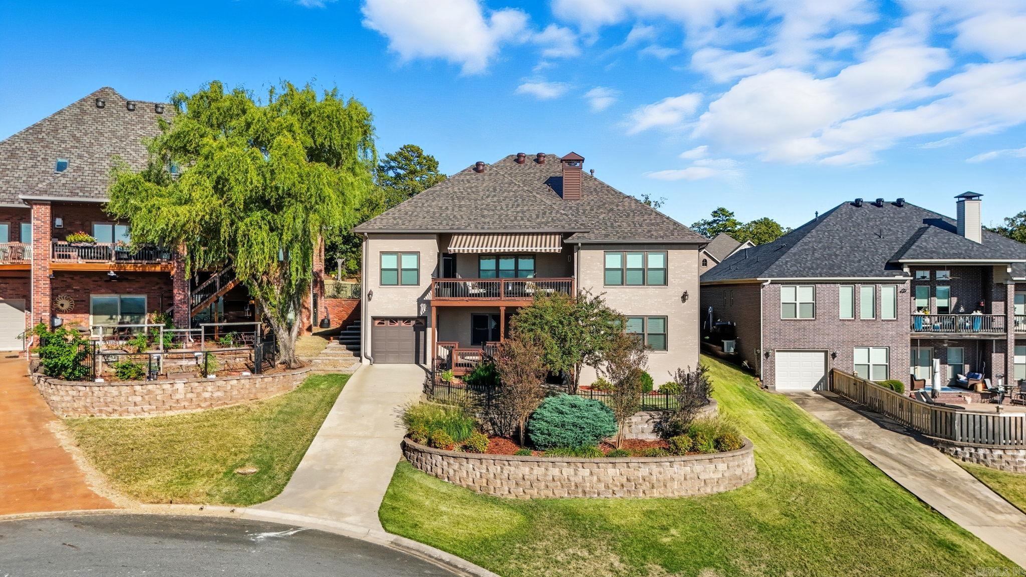 MAJESTIC POINTE - Residential