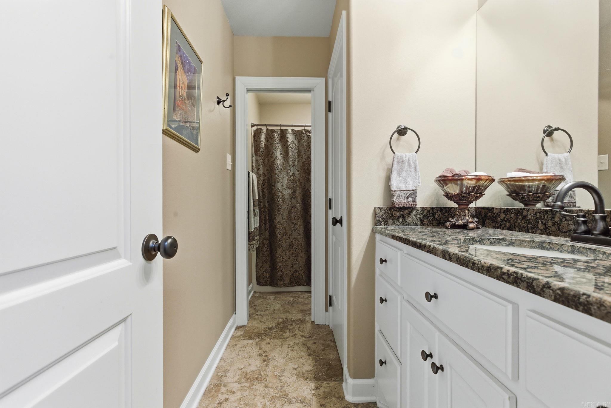 MAJESTIC POINTE - Residential