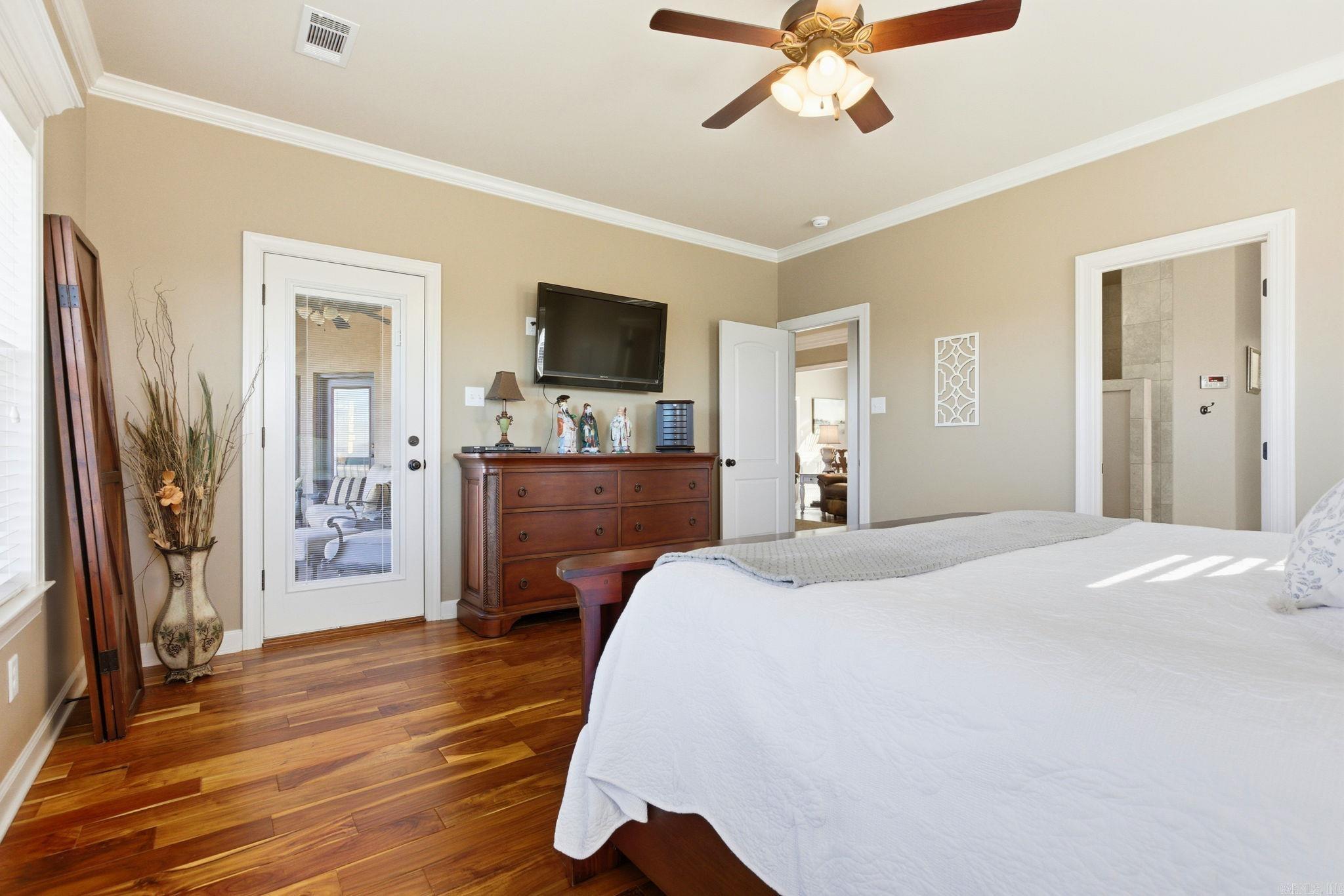 MAJESTIC POINTE - Residential