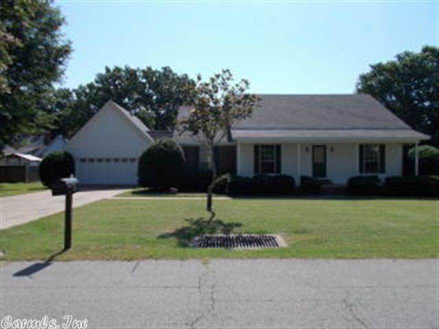 This large 3bedroom 2bath Home is located in one of Beebe's most well established neighborhoods, just seconds from the freeway. It's great open floorplan has some wonderful features. Such as 10ft ceilings in the main living areas. Wood/gas log fireplace, cathedral ceiling in the master bedroom, covered porches, large 2car garage with both storage and work areas and much more. This is a home you will want to see. Call us today!!!