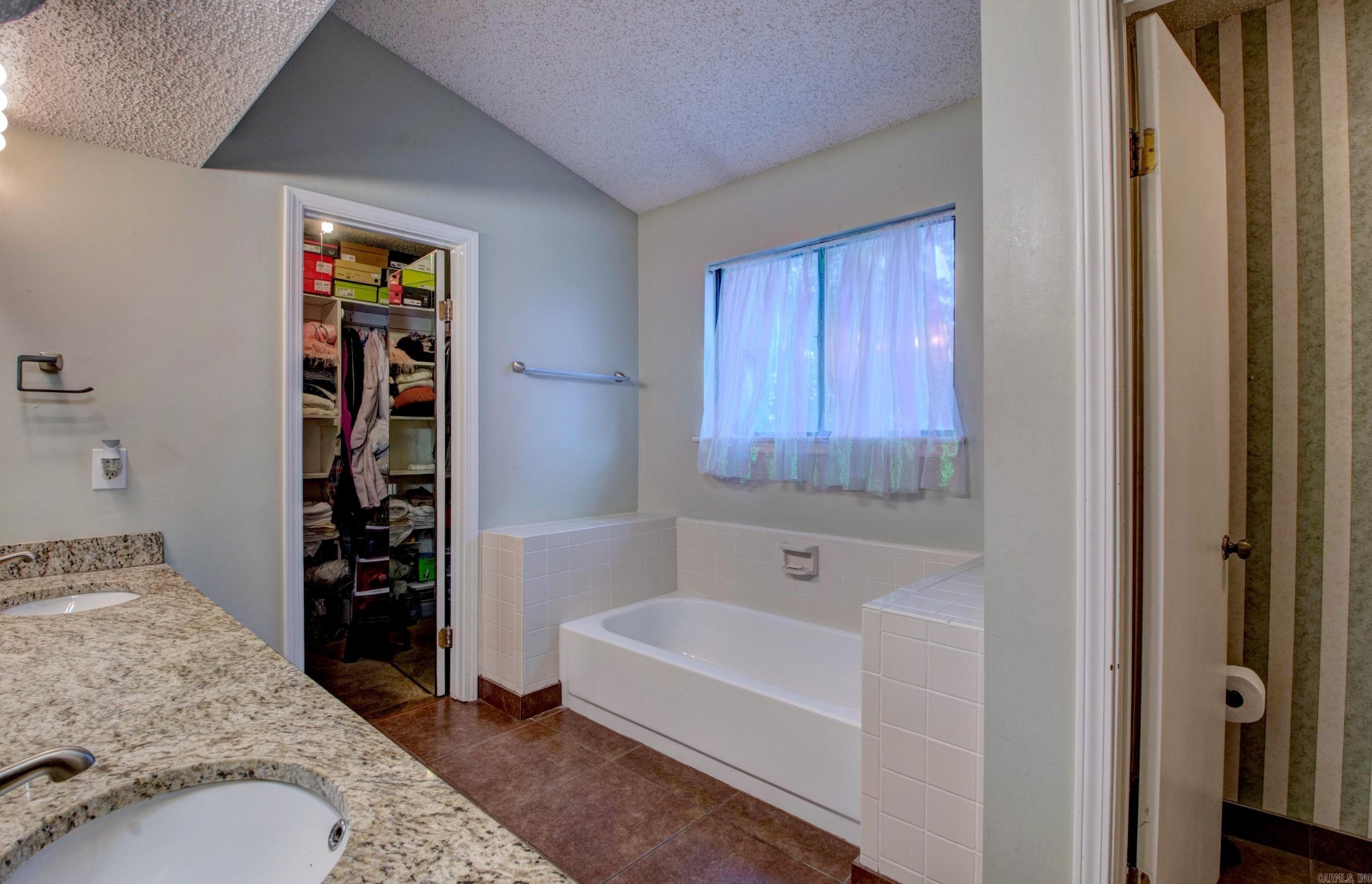 OTTER CREEK COMMUNITY - Residential