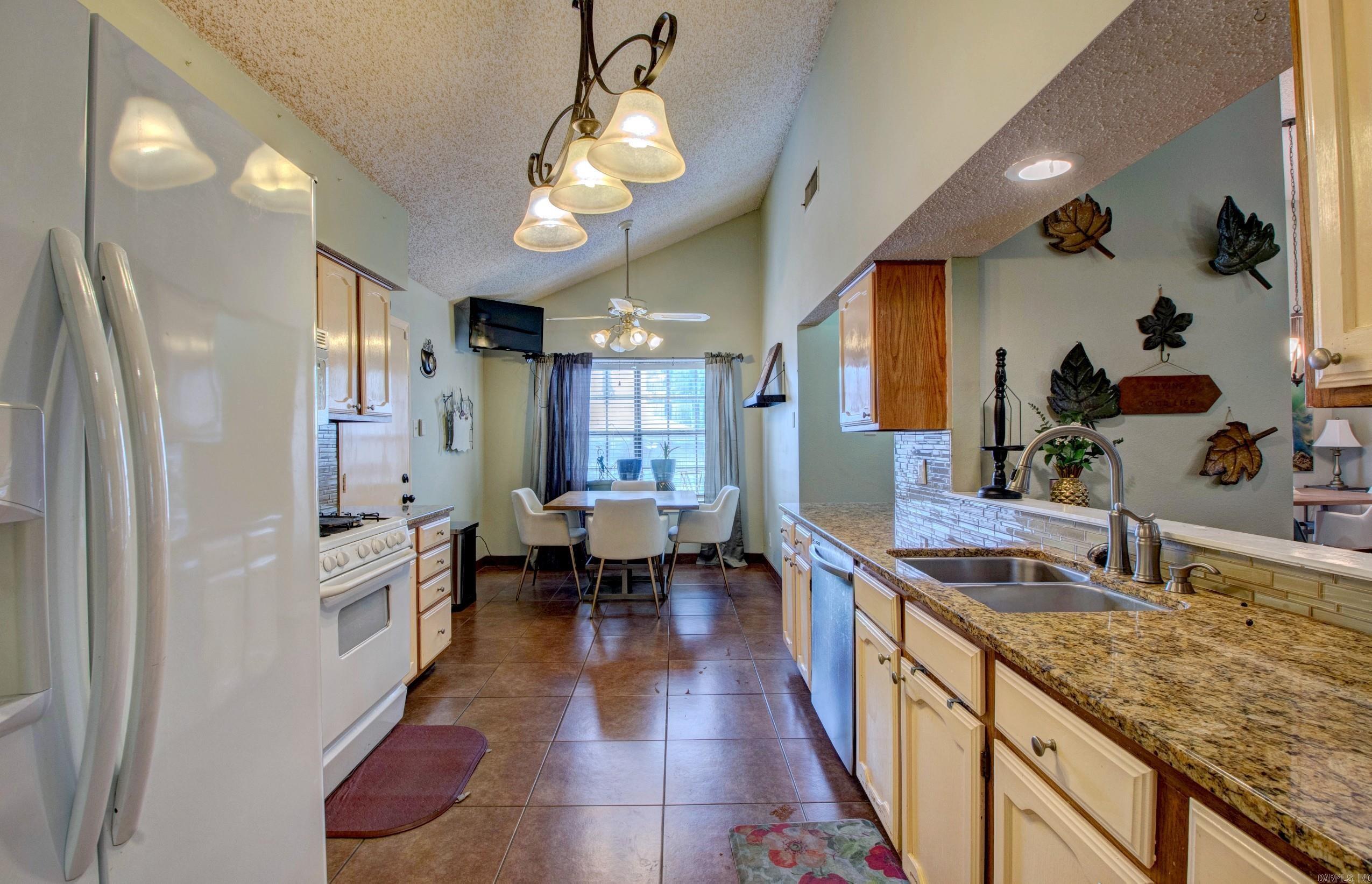 OTTER CREEK COMMUNITY - Residential