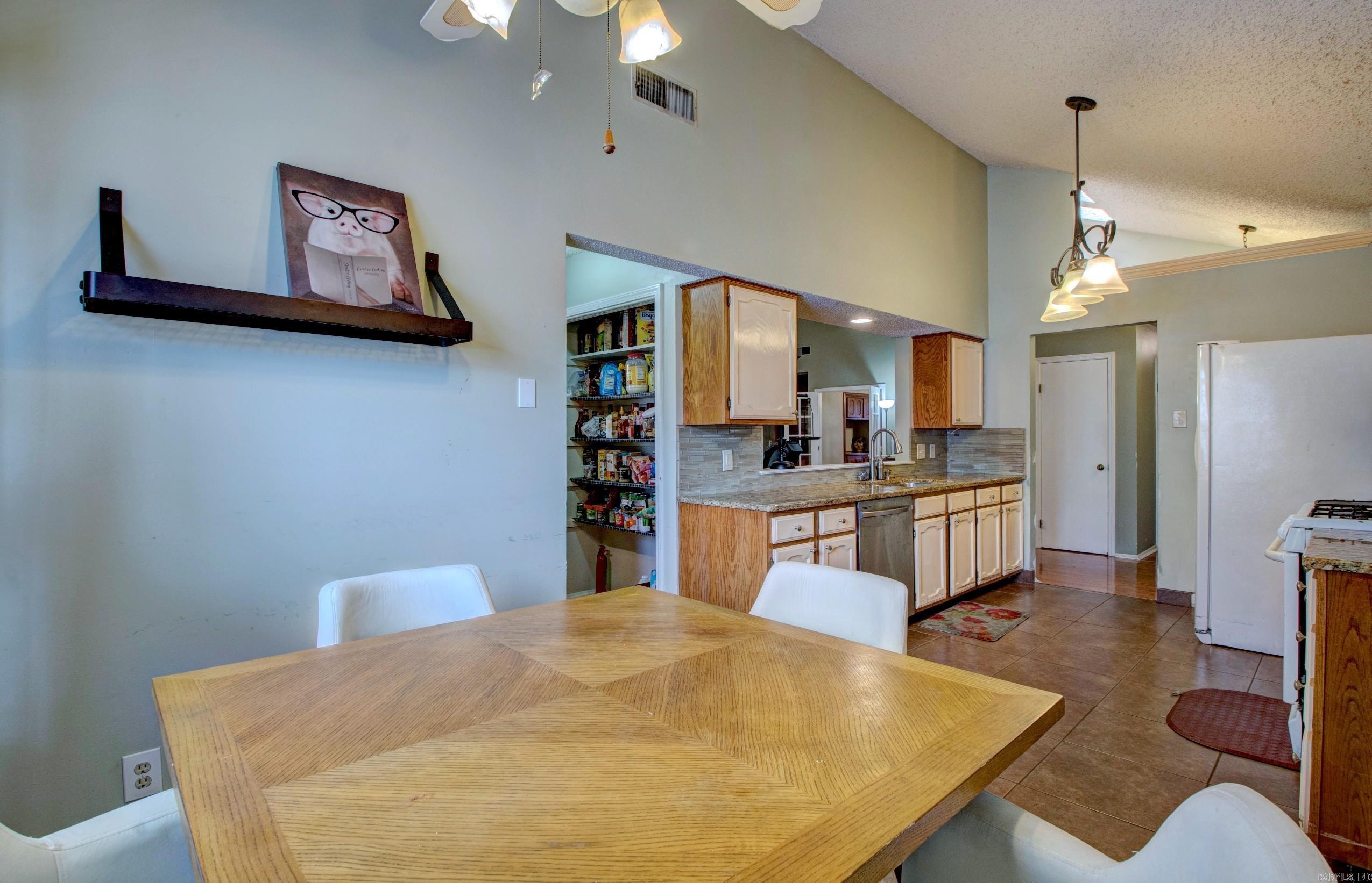 OTTER CREEK COMMUNITY - Residential