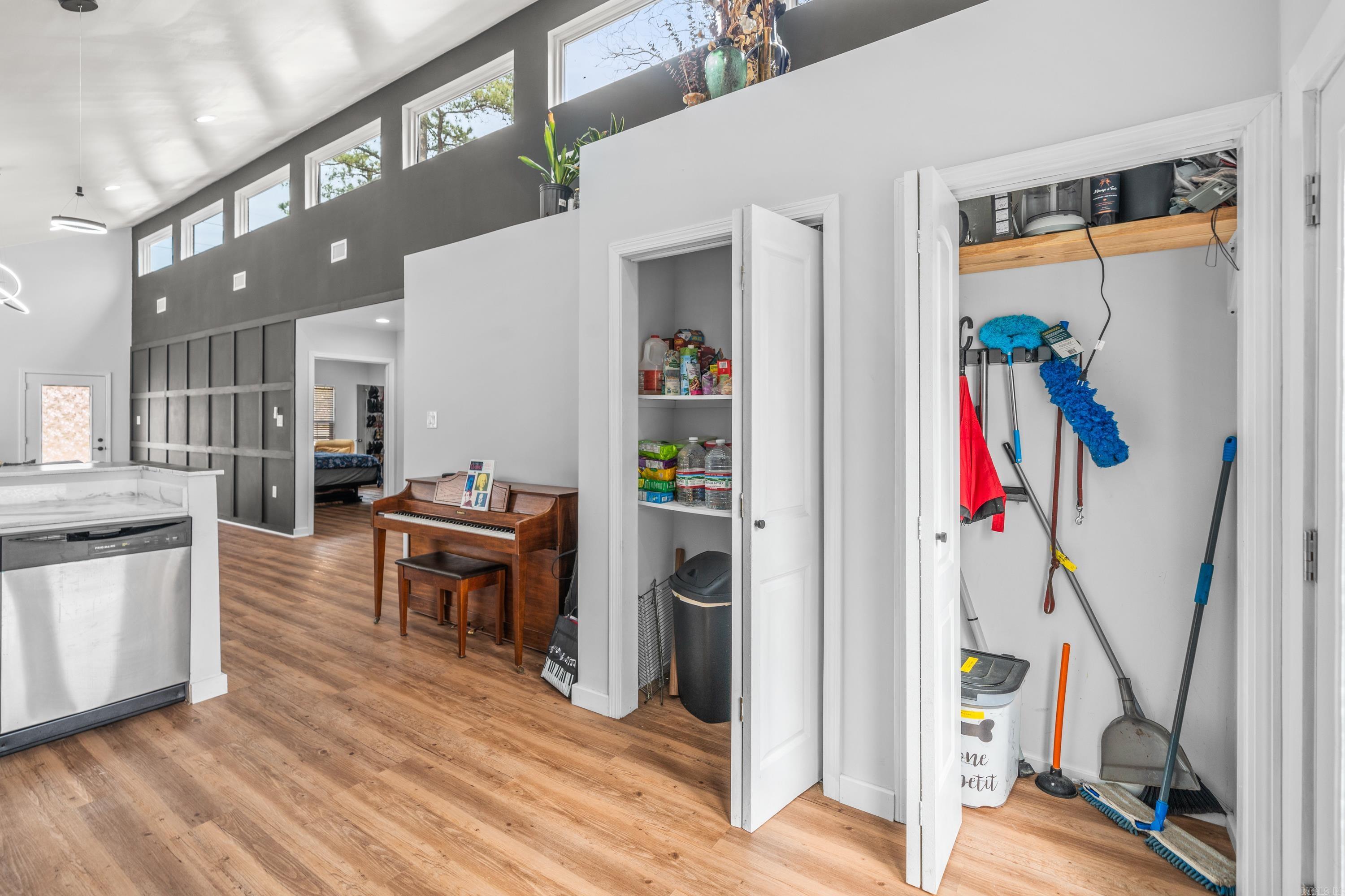 WYATTS - Residential