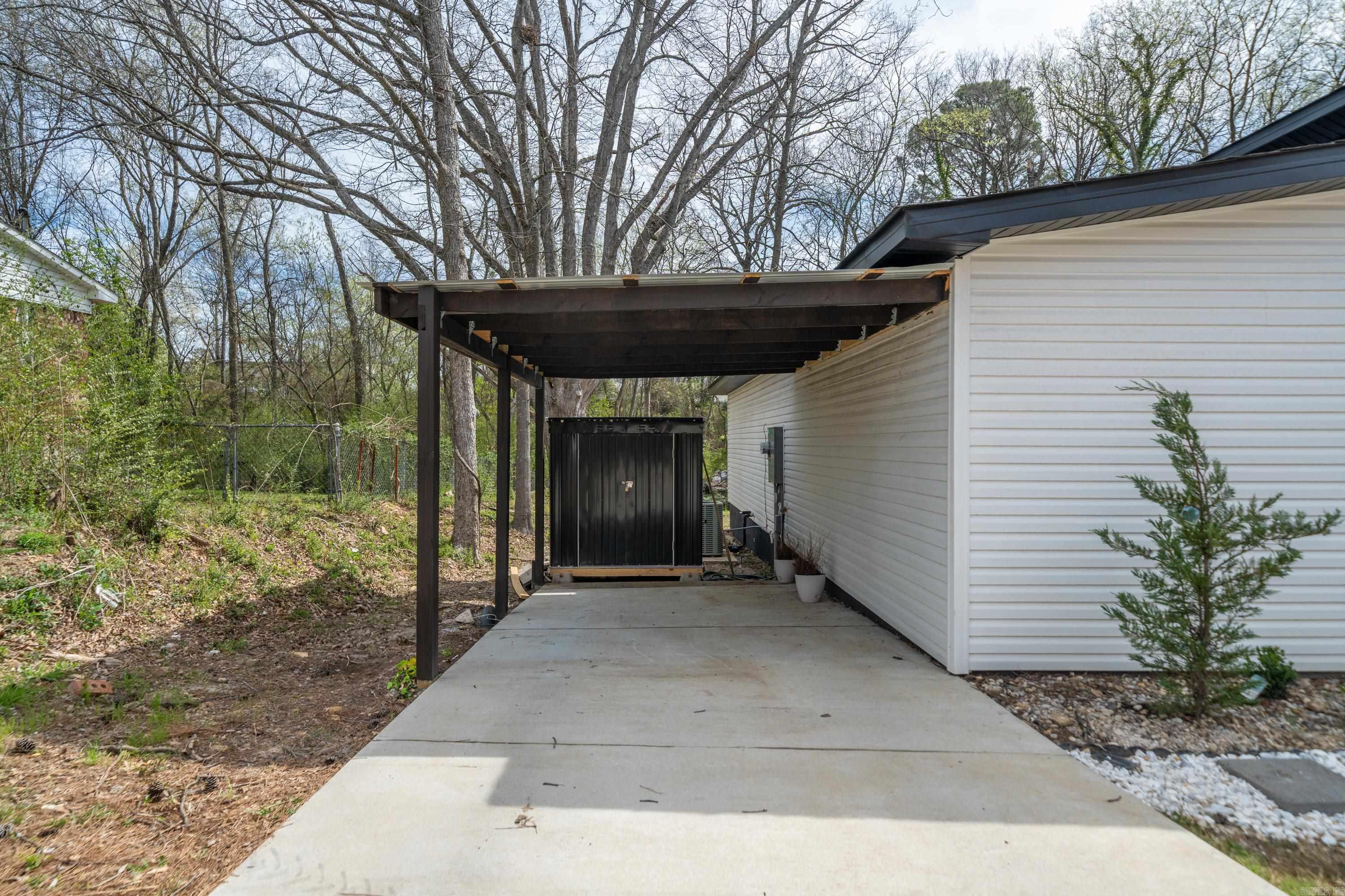 WYATTS - Residential