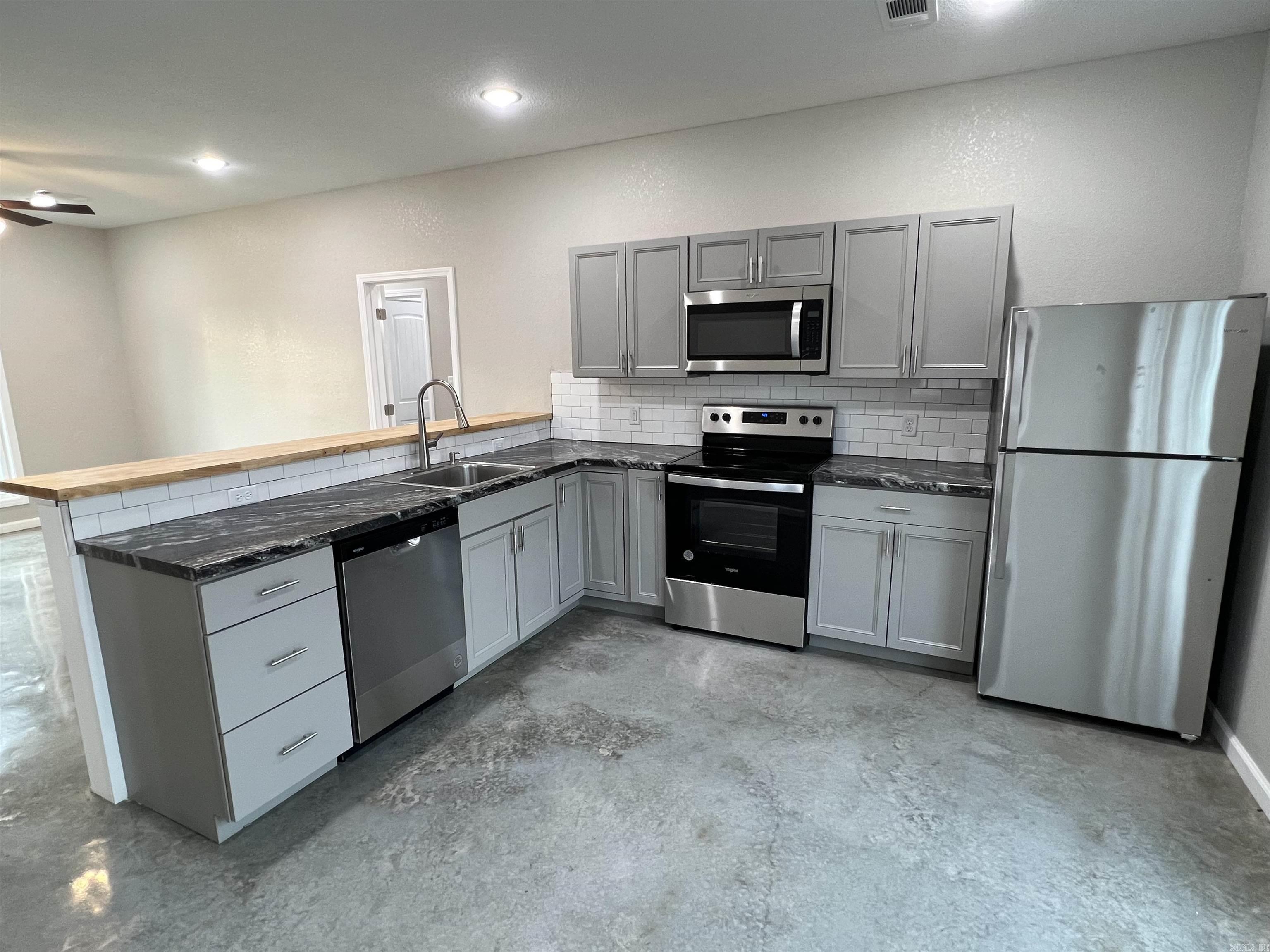 Cobb & Lee - Residential