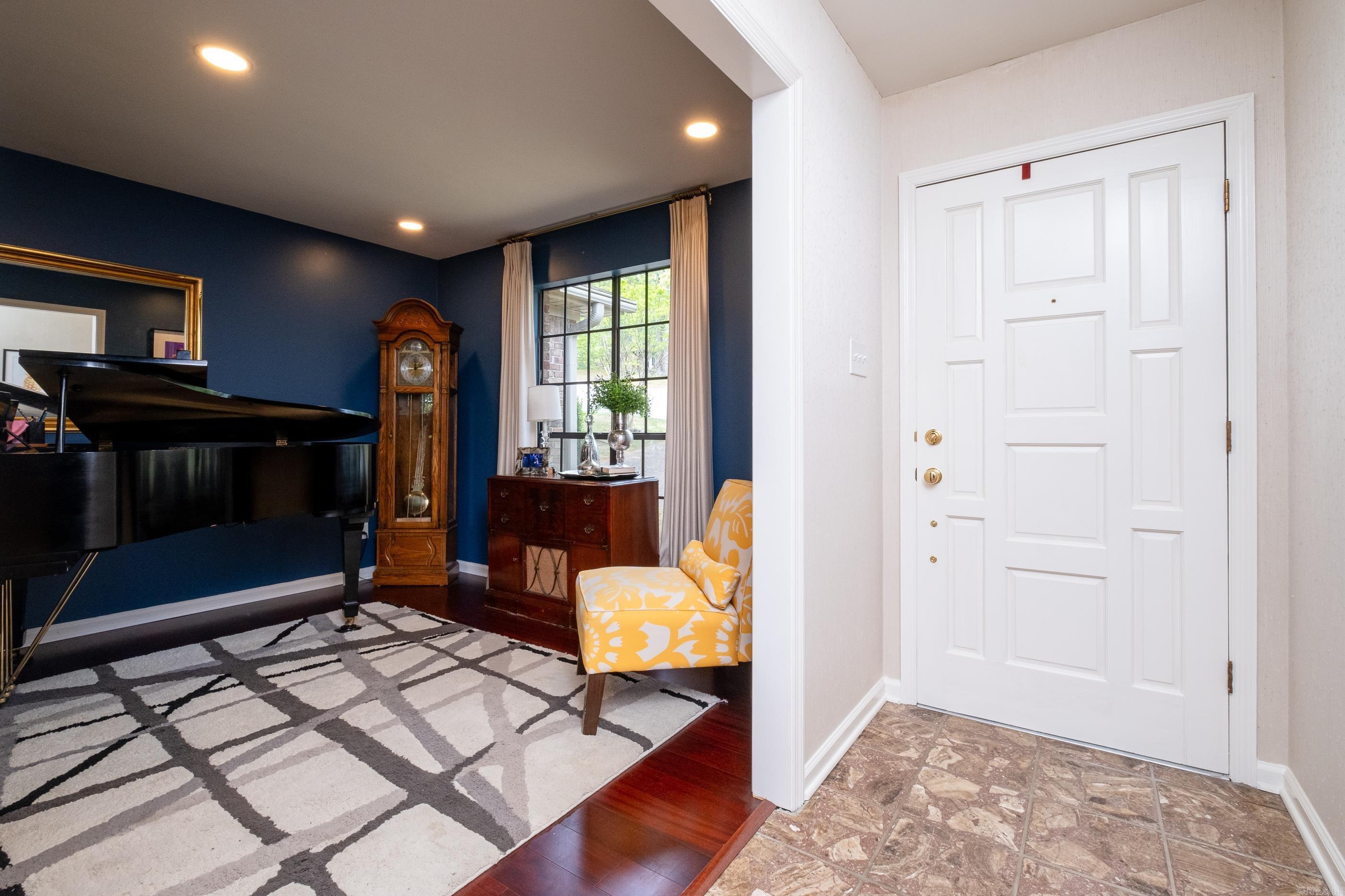 MARLOWE MANOR - Residential