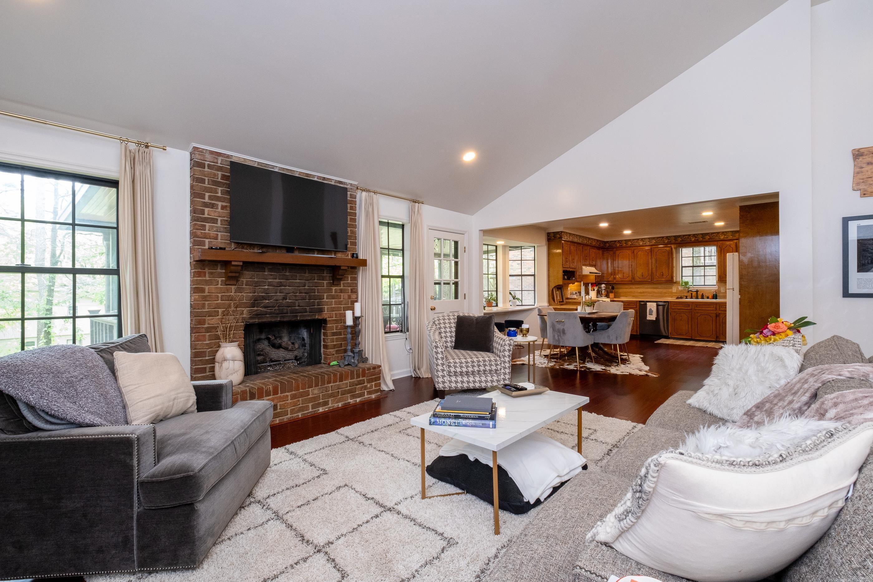 MARLOWE MANOR - Residential