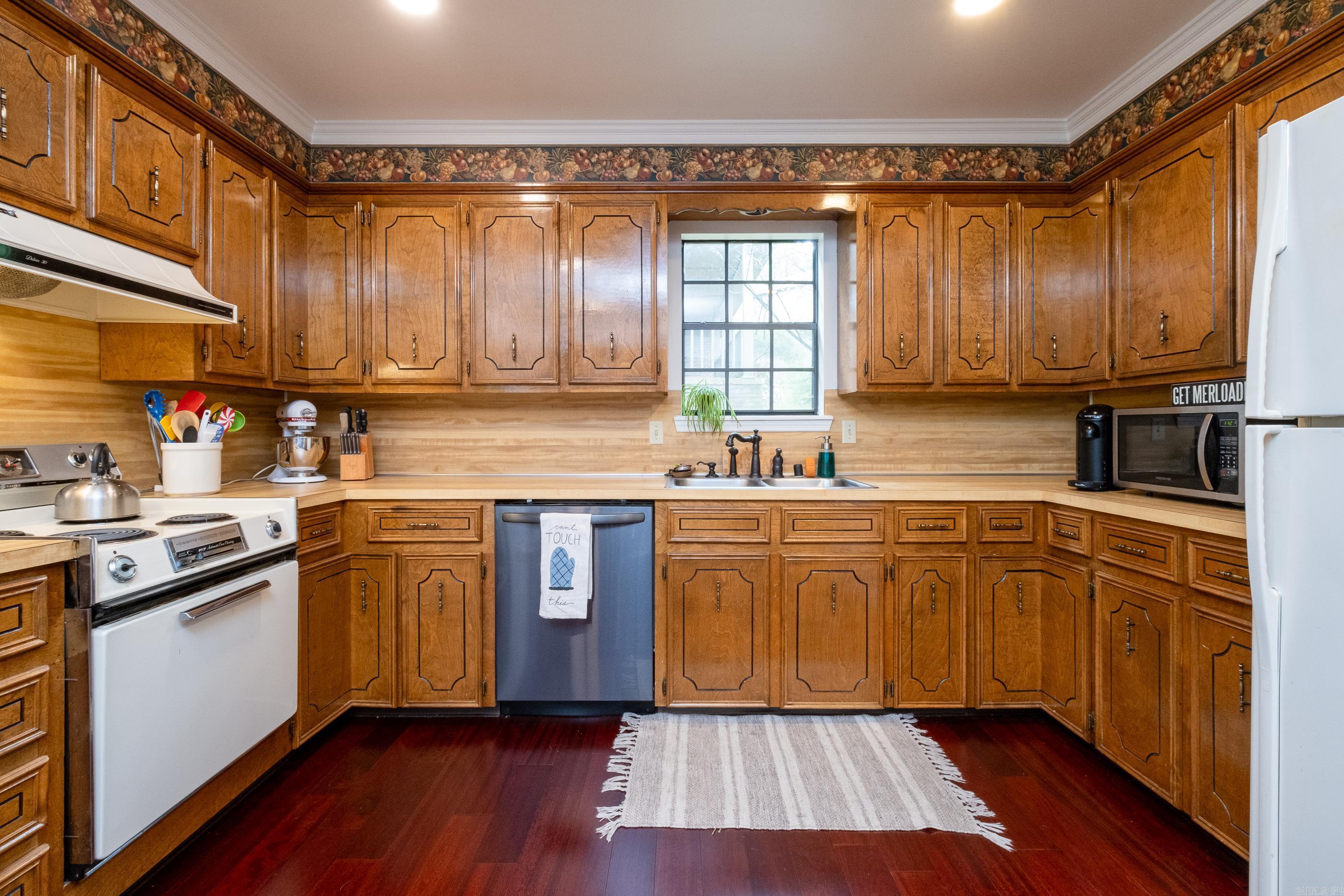 MARLOWE MANOR - Residential