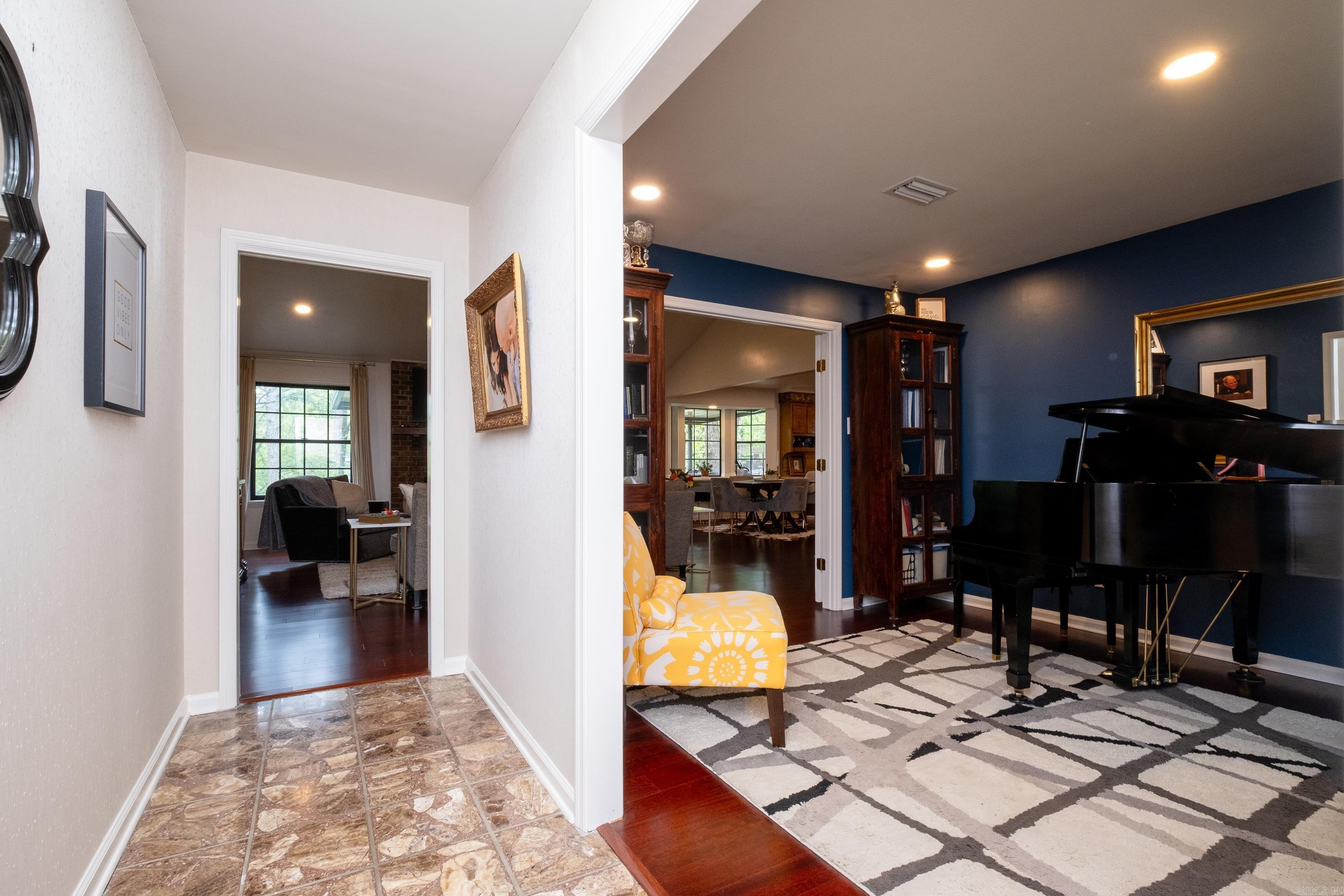 MARLOWE MANOR - Residential