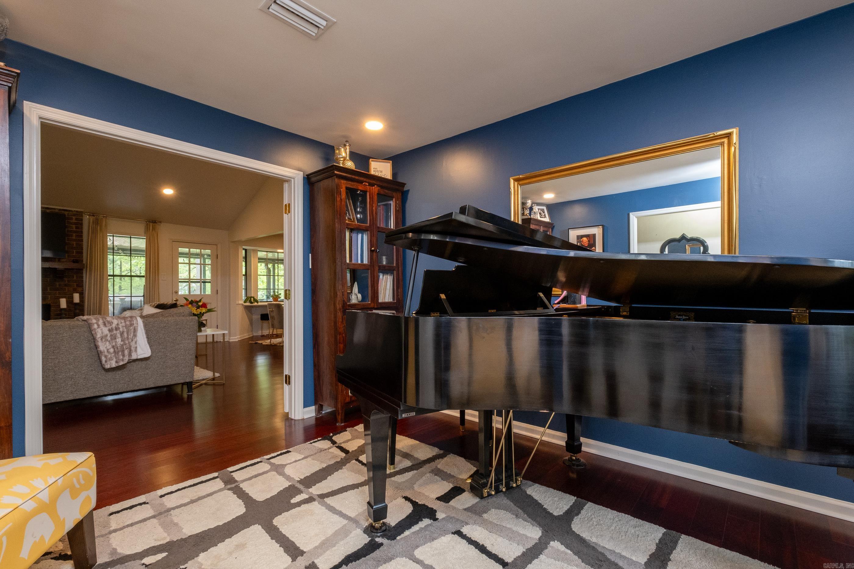 MARLOWE MANOR - Residential