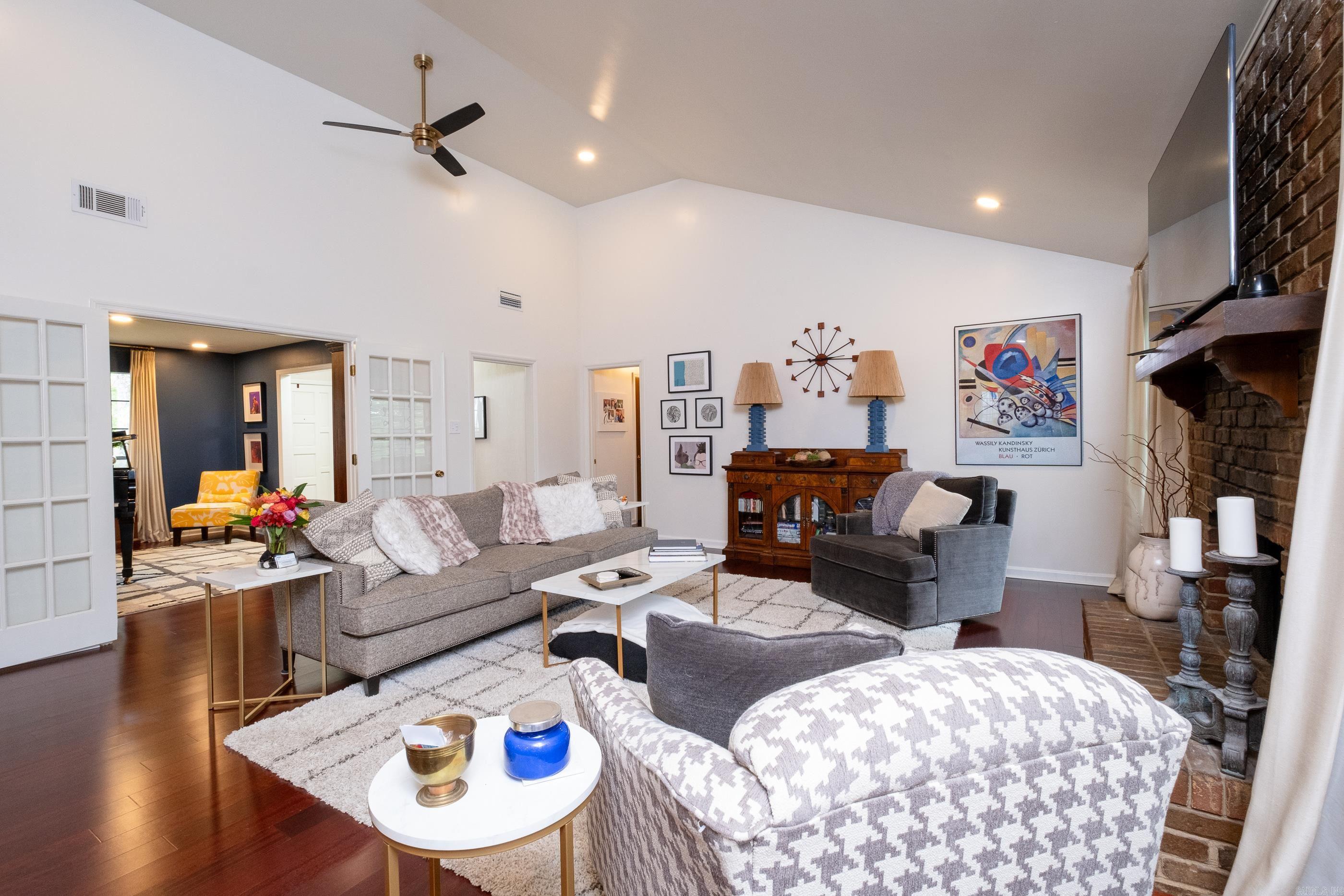 MARLOWE MANOR - Residential