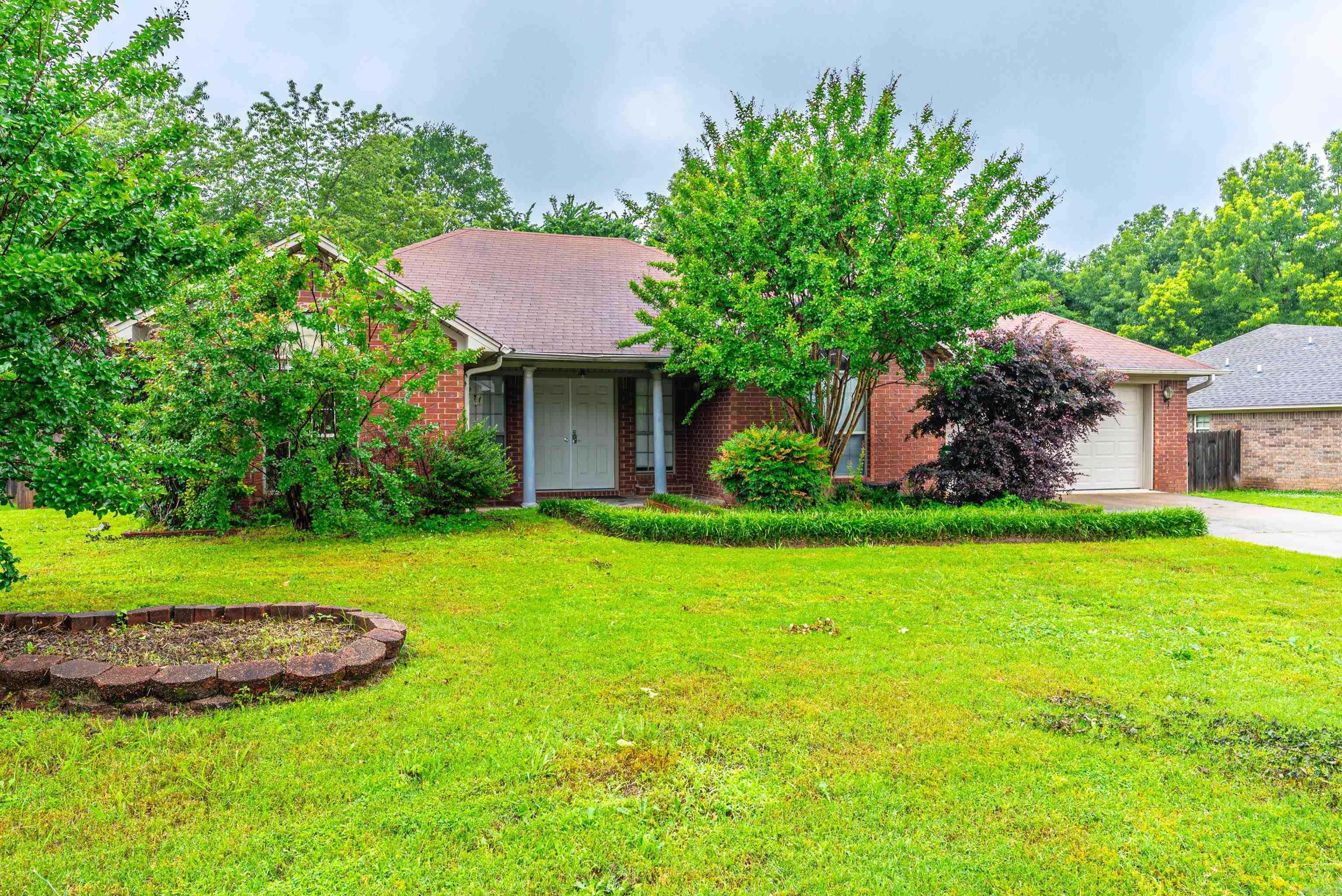 For Sale in Conway – Spacious 3 Bed / 2 Bath Home on a Large Lot! Don't miss this well-maintained 3 bedroom, 2 bathroom home located in a quiet and desirable area of Conway! This charming home features: -An open, inviting floor plan, with a sunken living room. -A large lot – perfect for outdoor living, gardening, or entertaining. -A two-car garage with plenty of storage space -Spacious bedrooms and ample natural light throughout -Primary suite tucked over to one side away from other rooms. -Luxury vinyl flooring and black tile -All new HVAC in 2017 Whether you're a growing family or looking to downsize without sacrificing space, this home is a great fit!