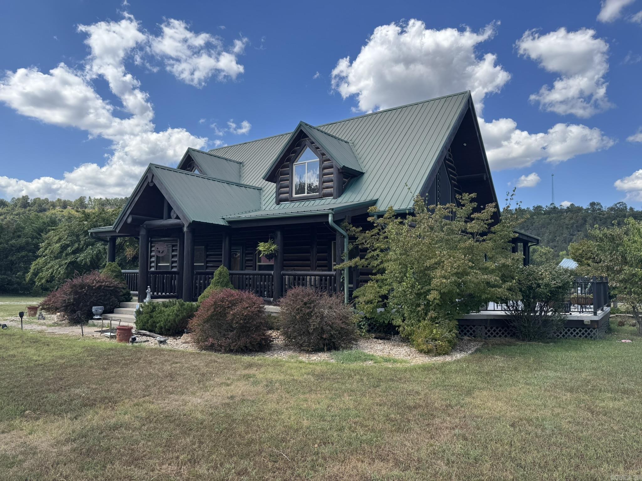 RIVER SIDE MEADOWS - Residential