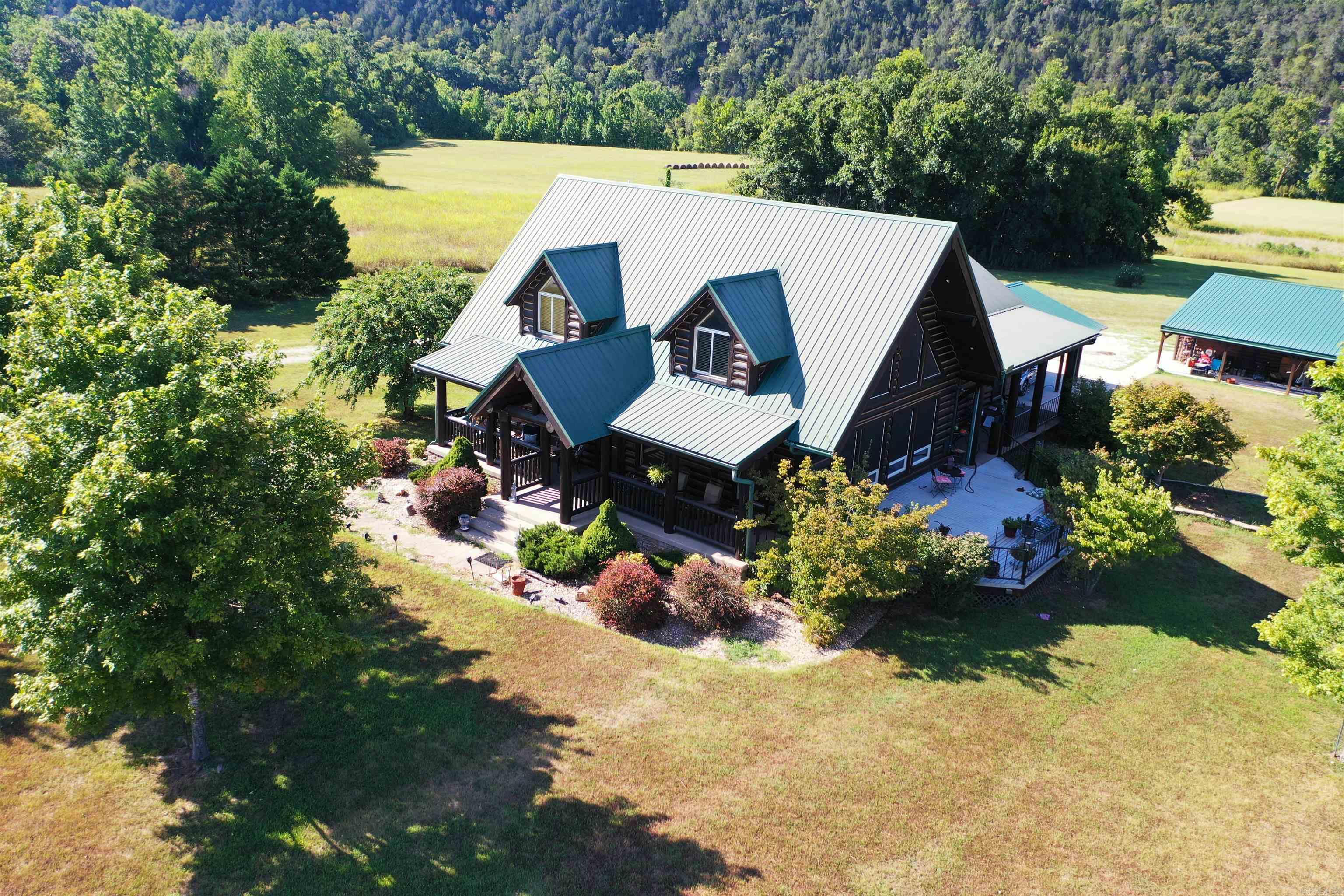 RIVER SIDE MEADOWS - Residential