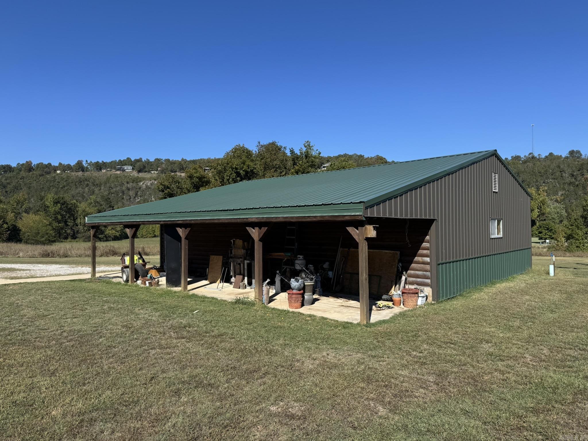 RIVER SIDE MEADOWS - Residential