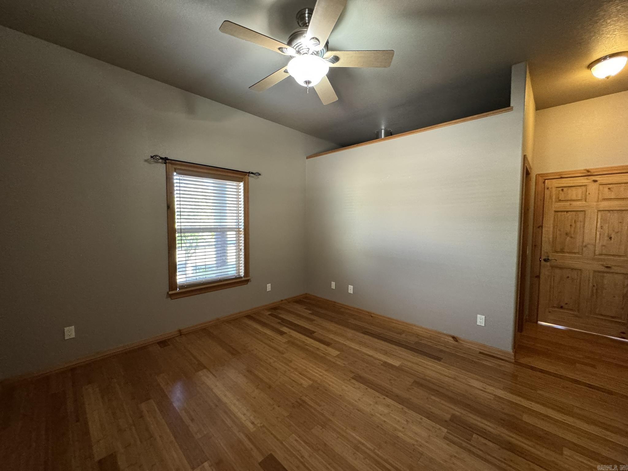 RIVER SIDE MEADOWS - Residential