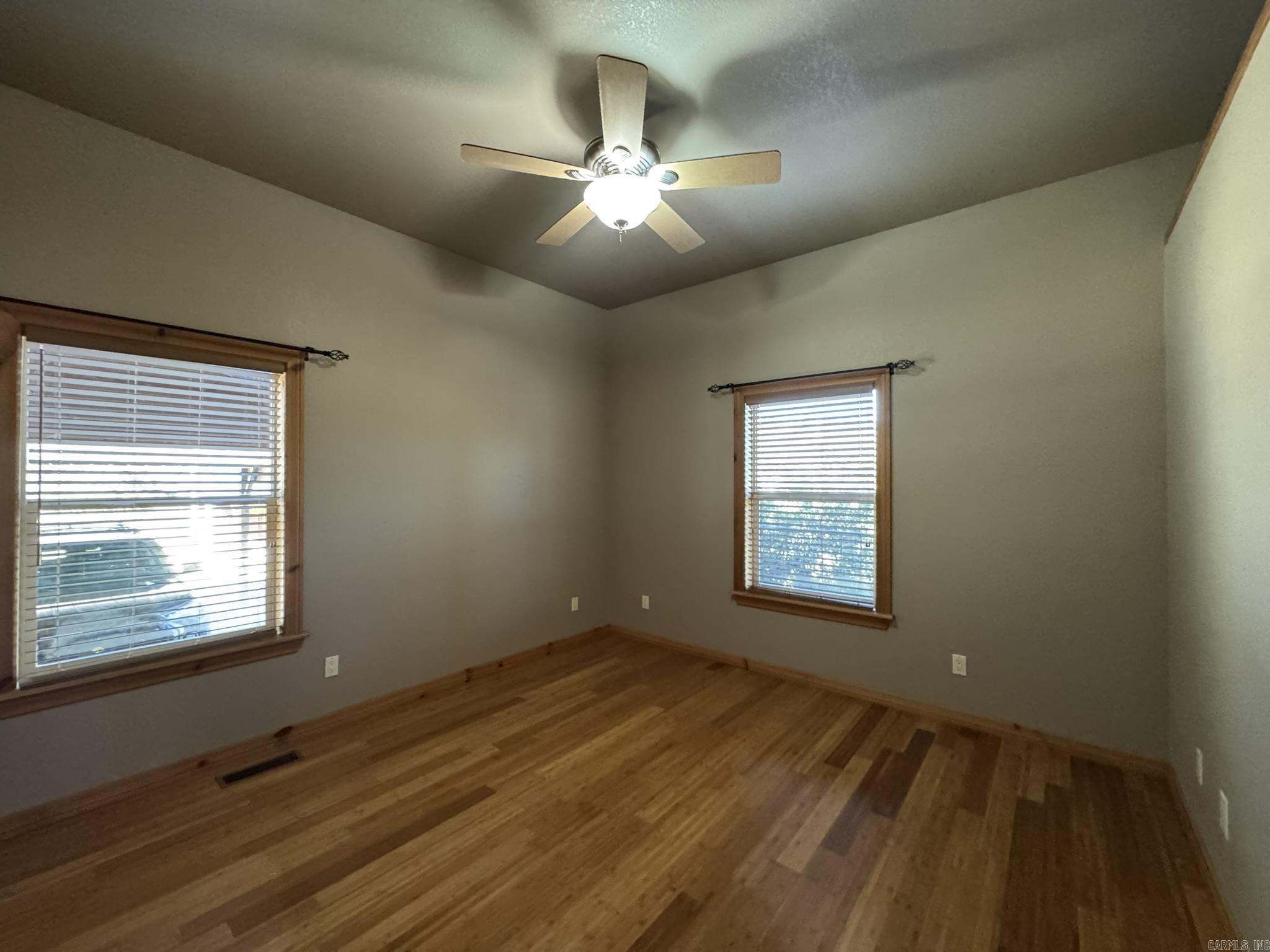 RIVER SIDE MEADOWS - Residential