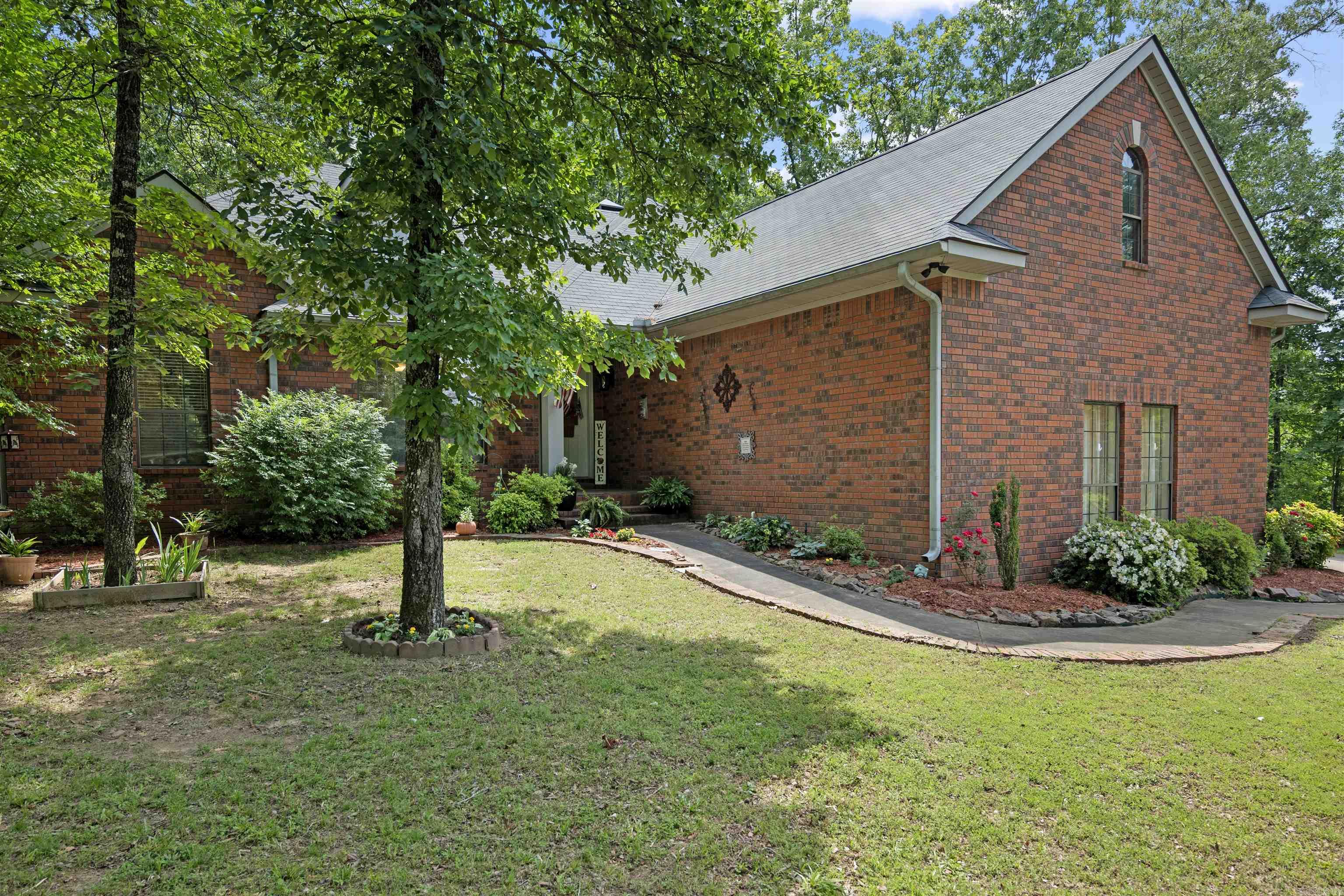 PINECREST MANOR ESTATES - Residential