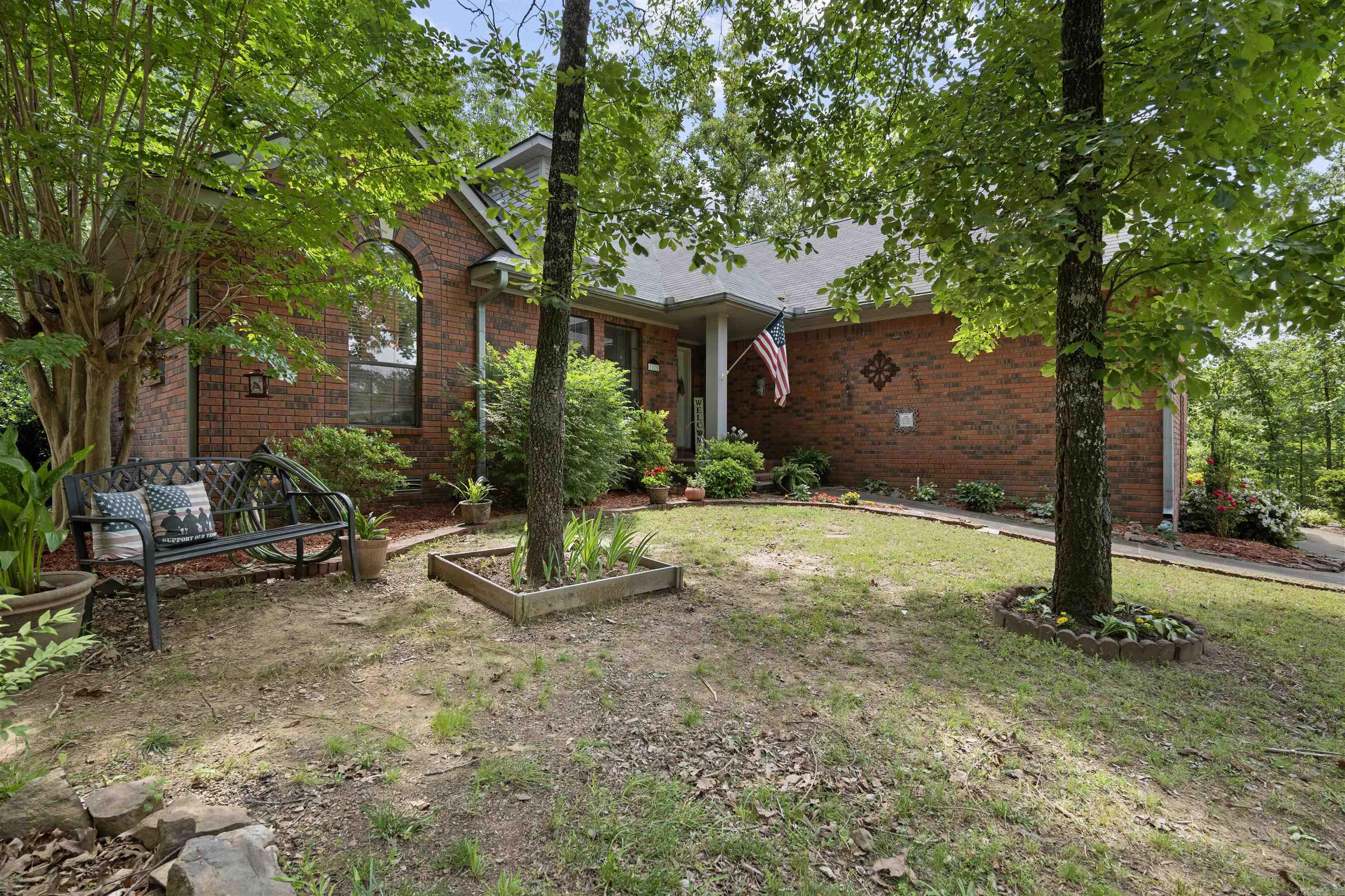 PINECREST MANOR ESTATES - Residential