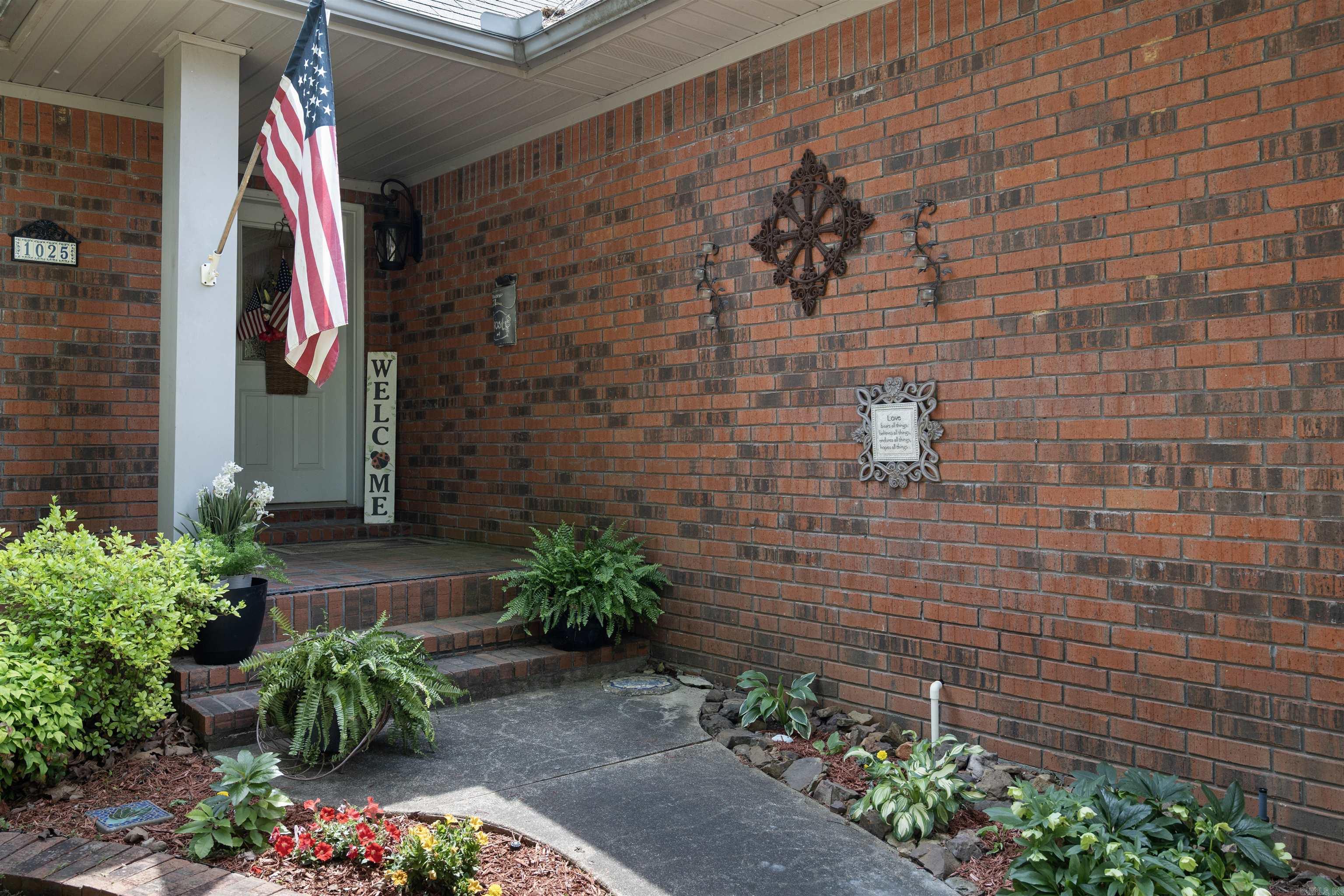 PINECREST MANOR ESTATES - Residential