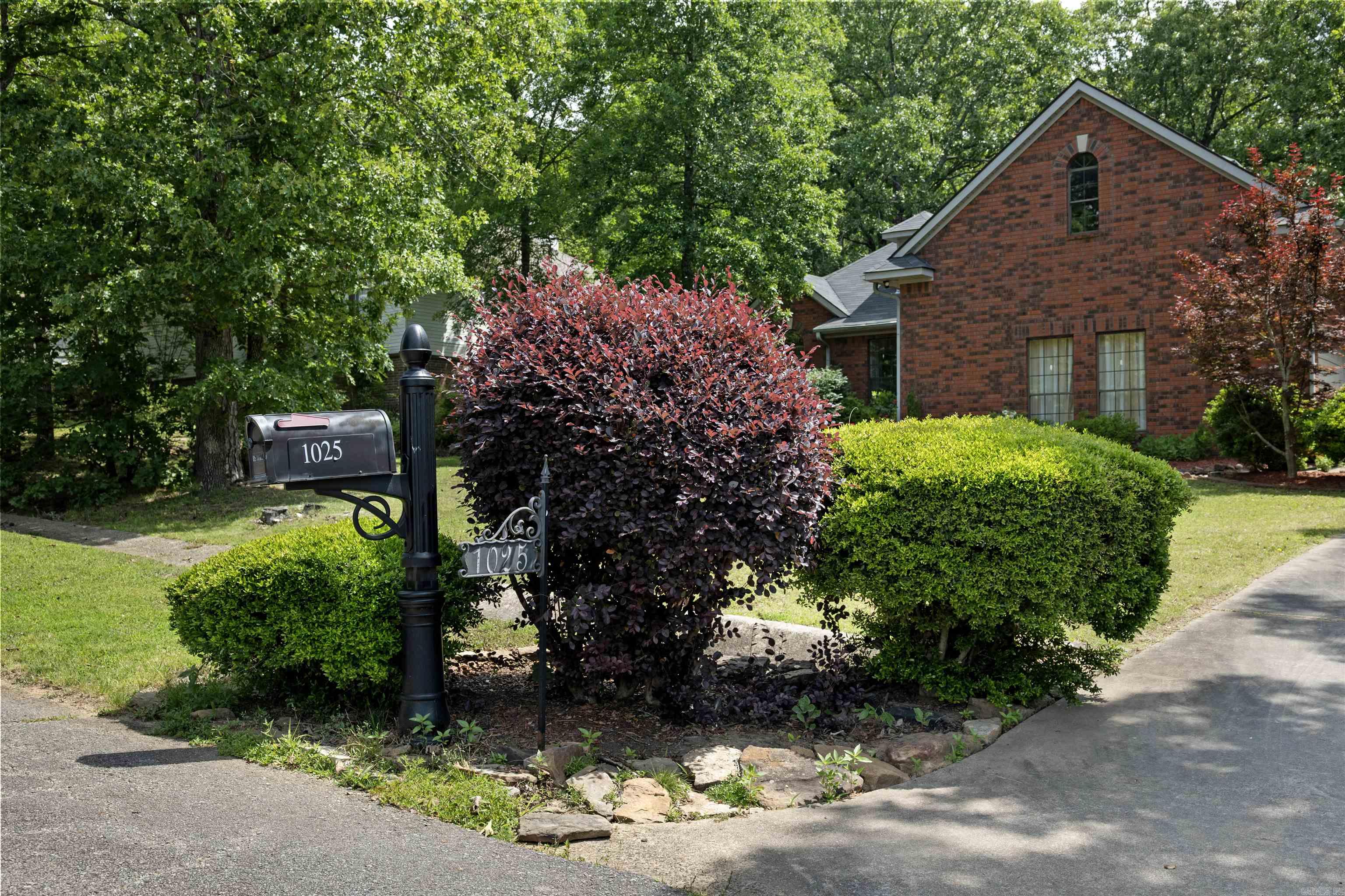 PINECREST MANOR ESTATES - Residential