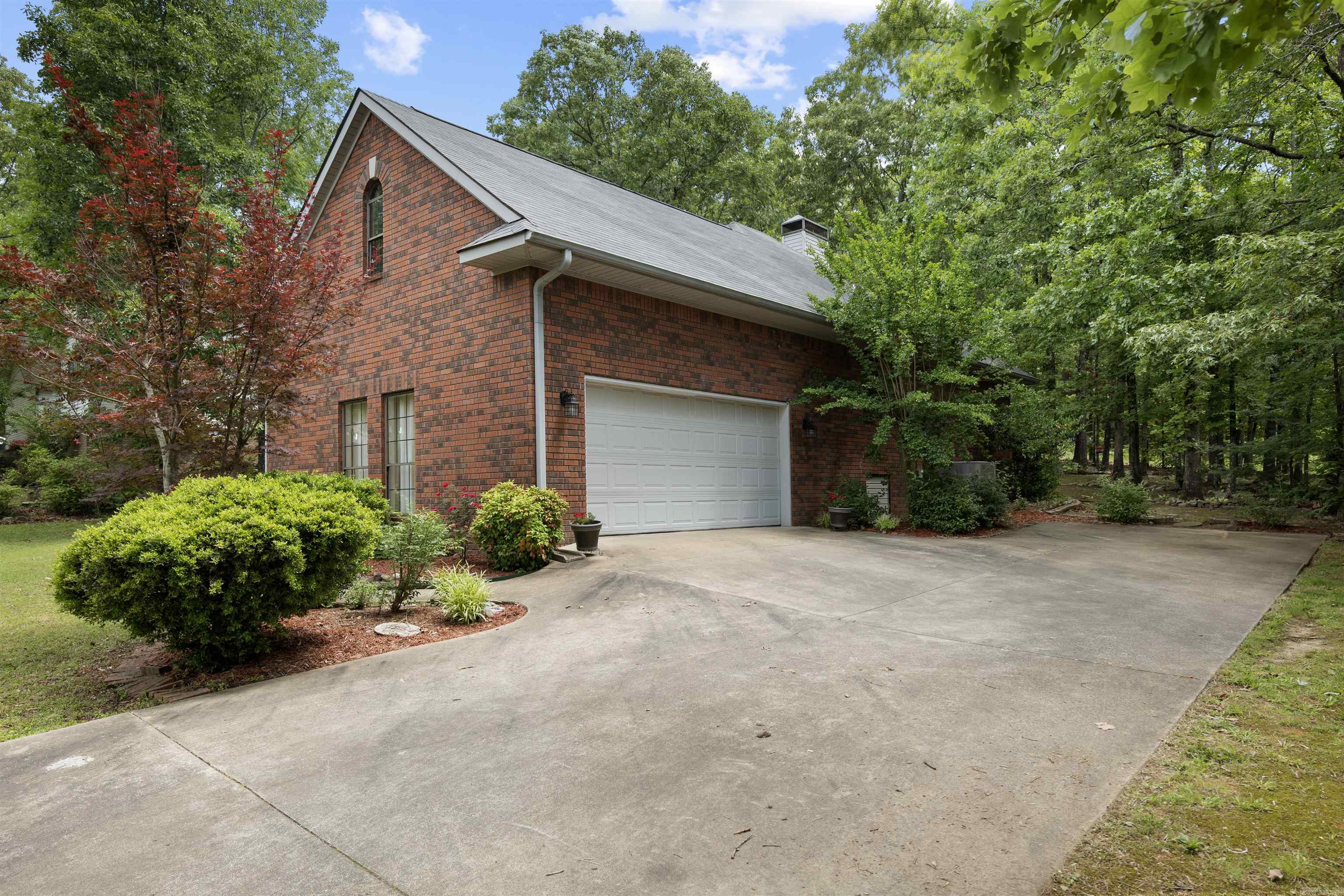 PINECREST MANOR ESTATES - Residential
