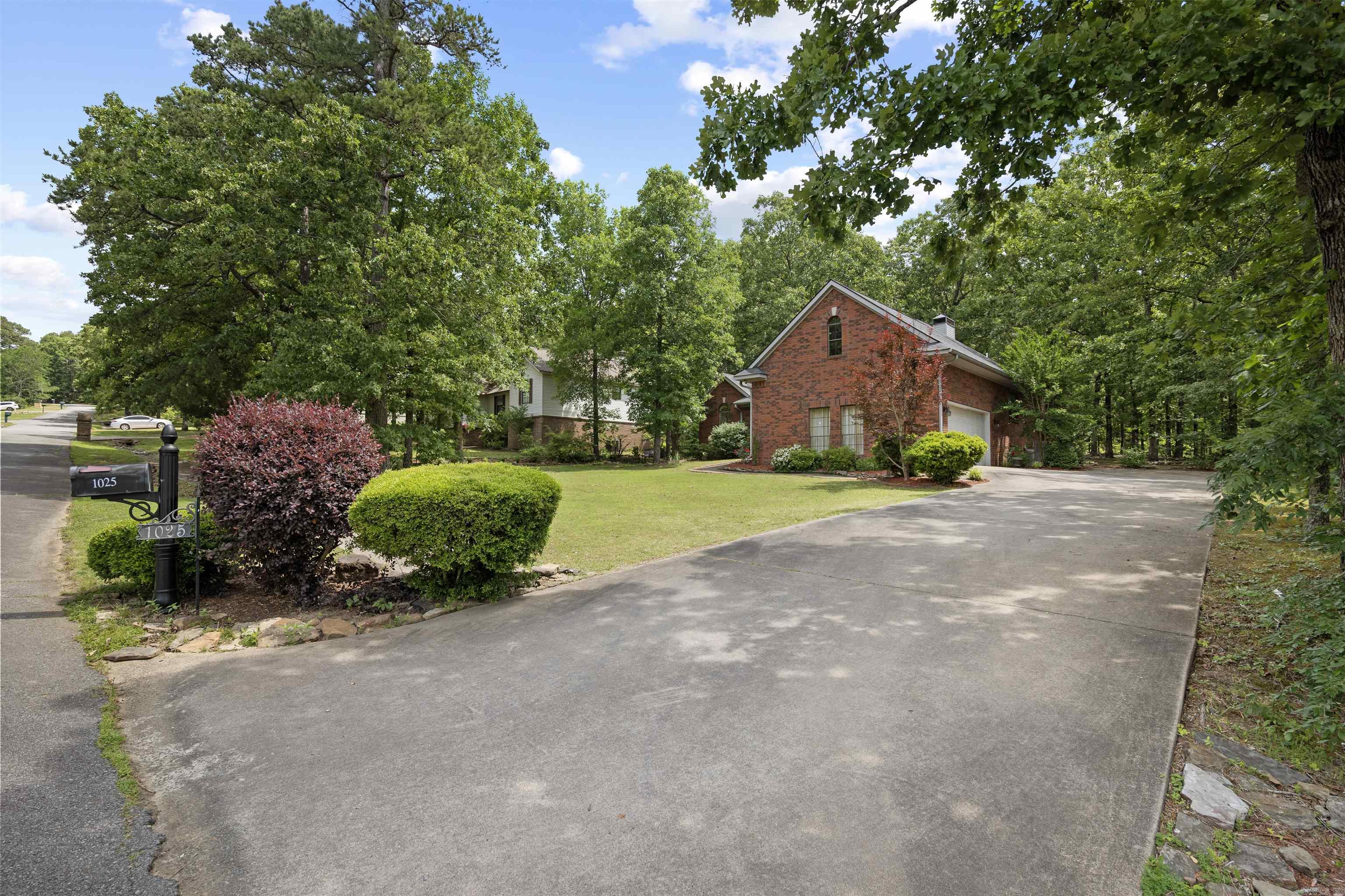 PINECREST MANOR ESTATES - Residential