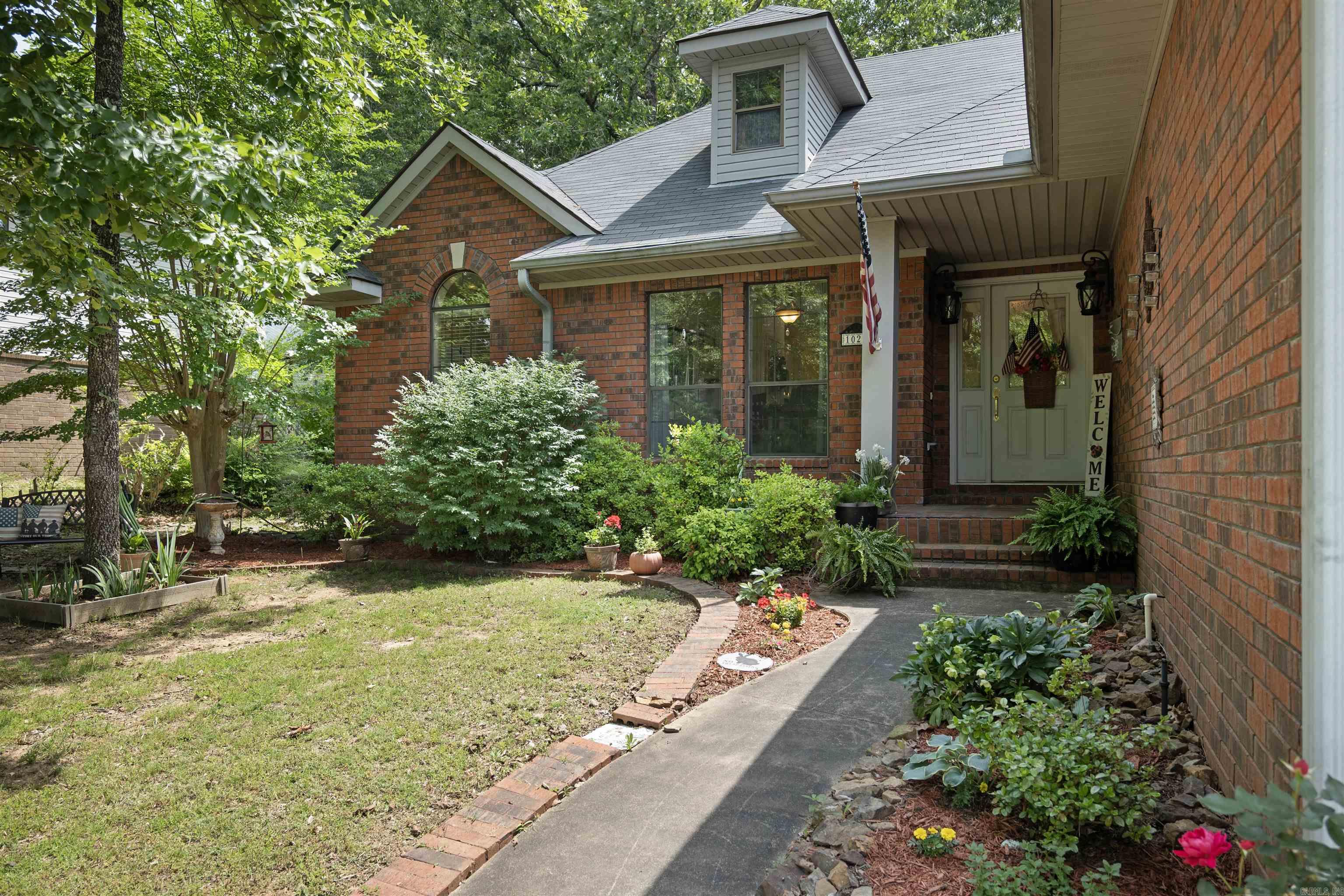 PINECREST MANOR ESTATES - Residential