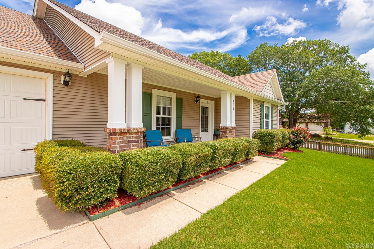 PLANTATION ACRES - Residential