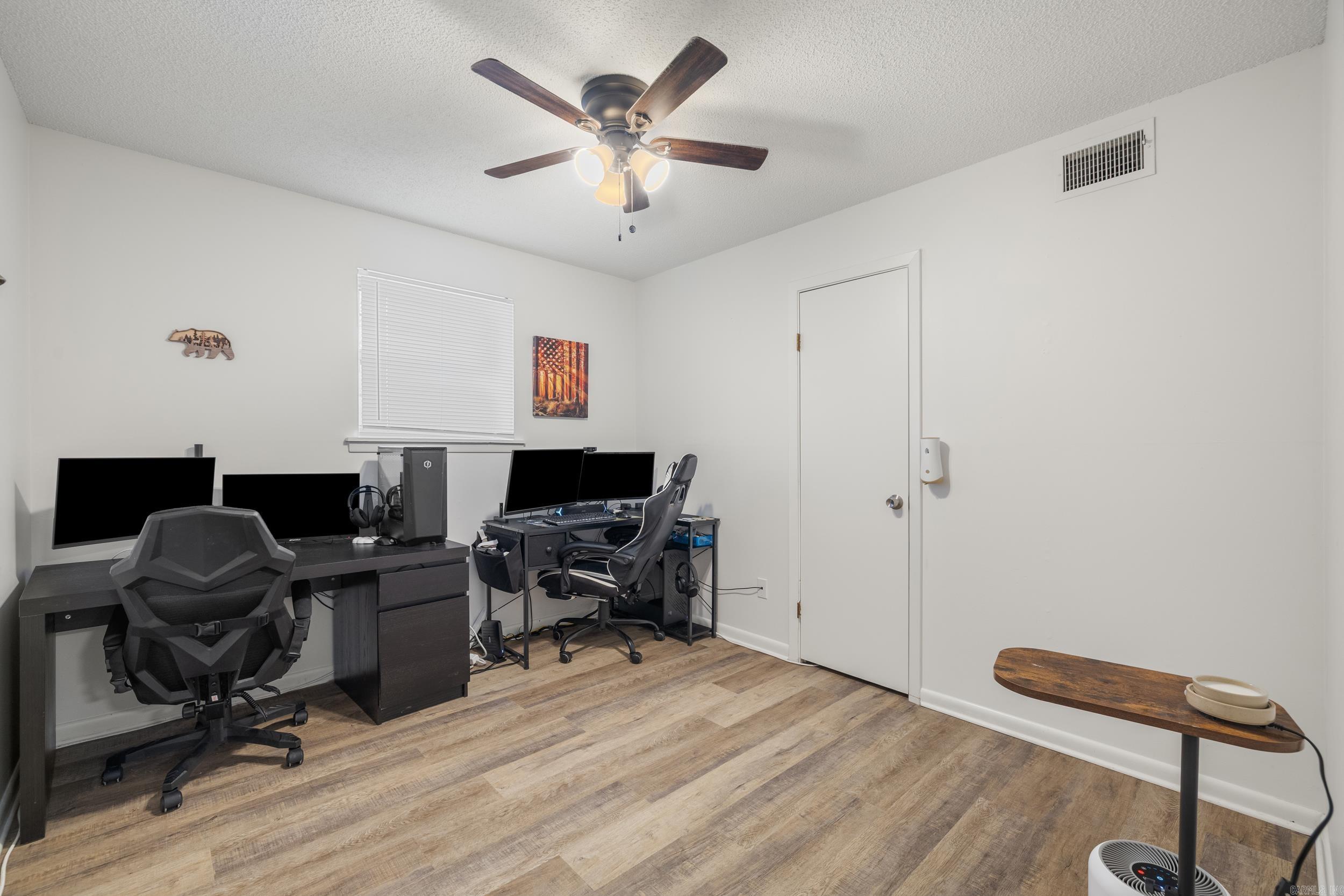 OAK MEADOWS - Residential